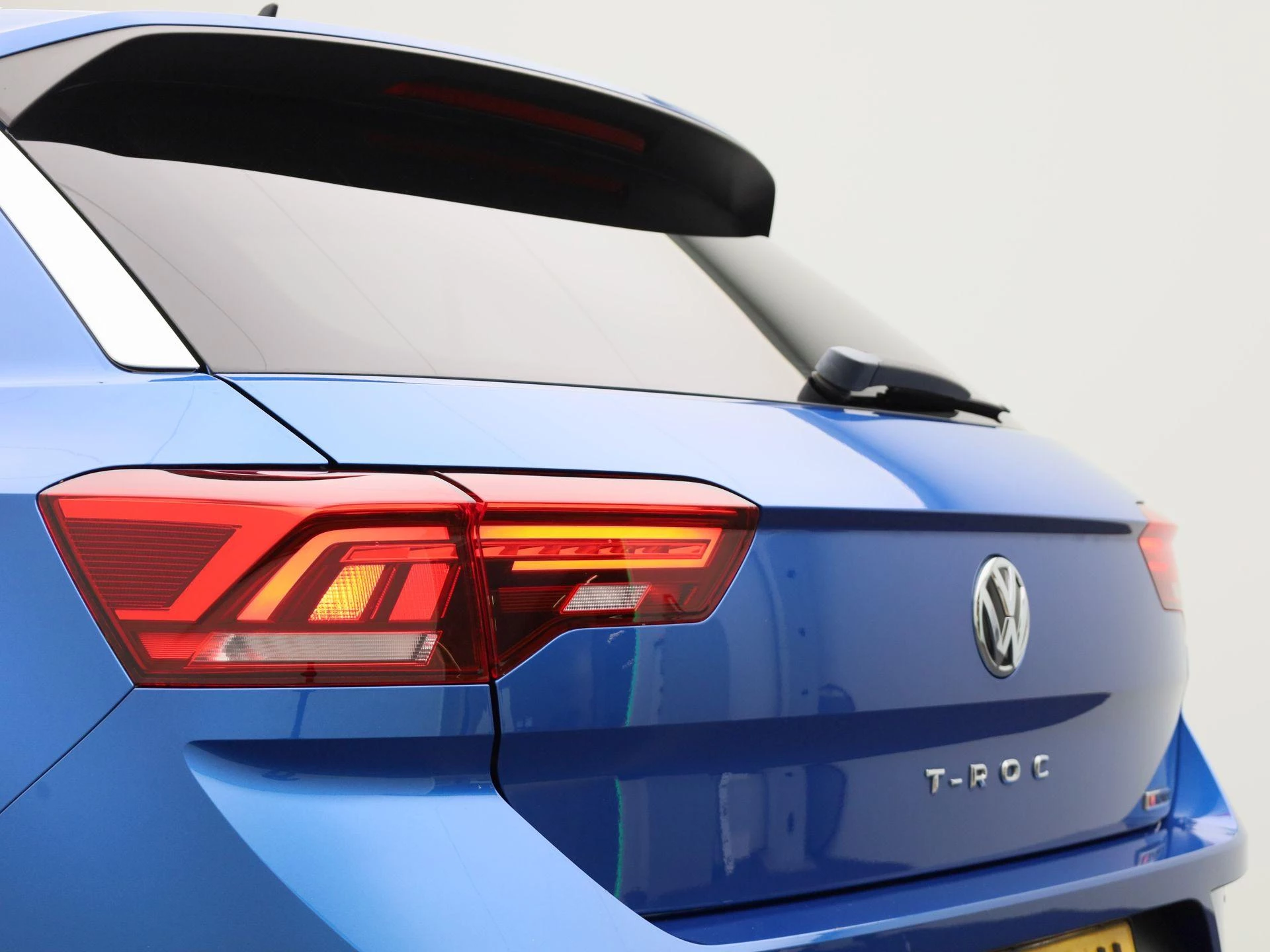 Volkswagen-T-Roc-image-12