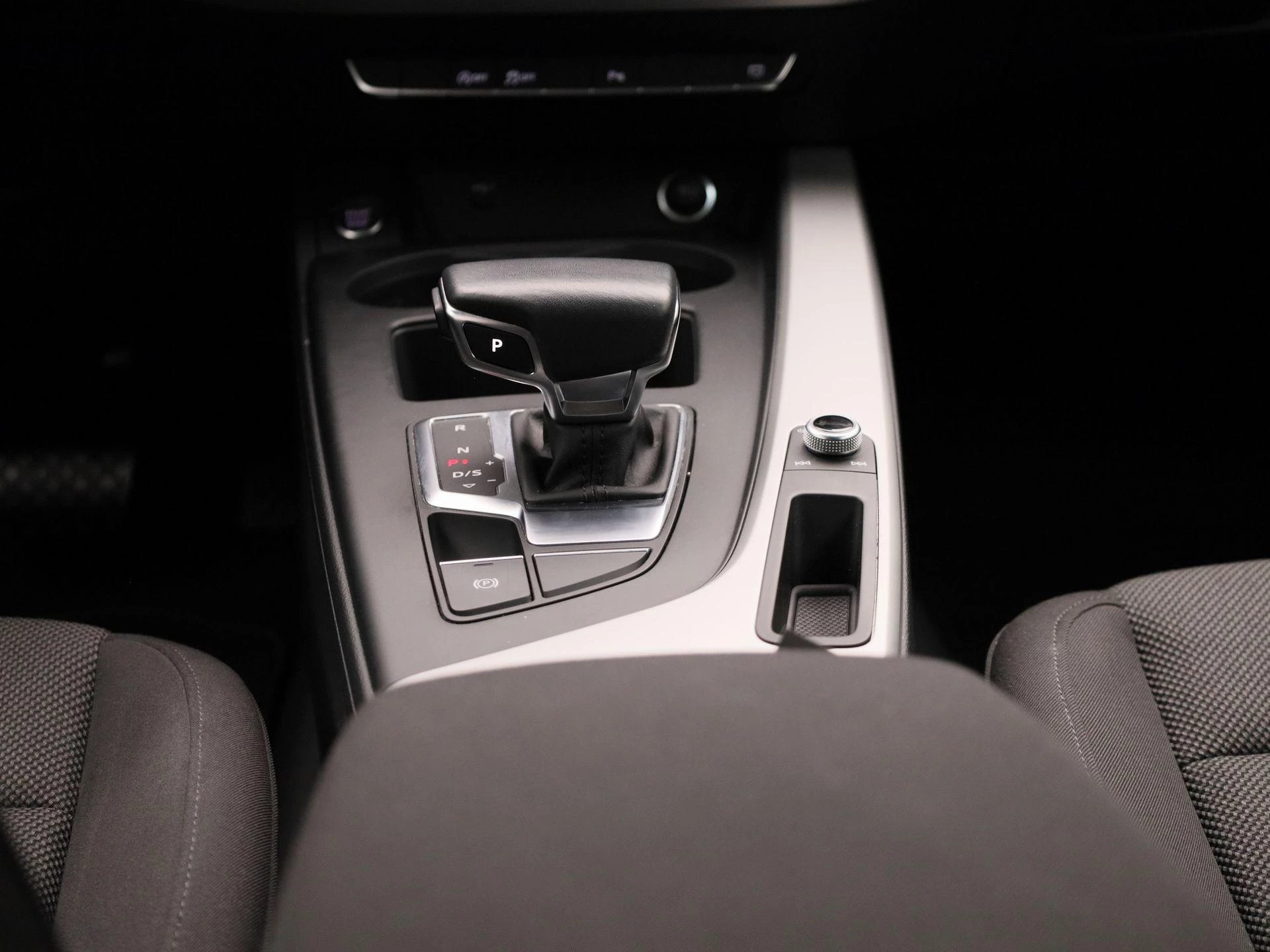 Audi A4 2.0 30 TDi 100kW S tronic Attraction B.E