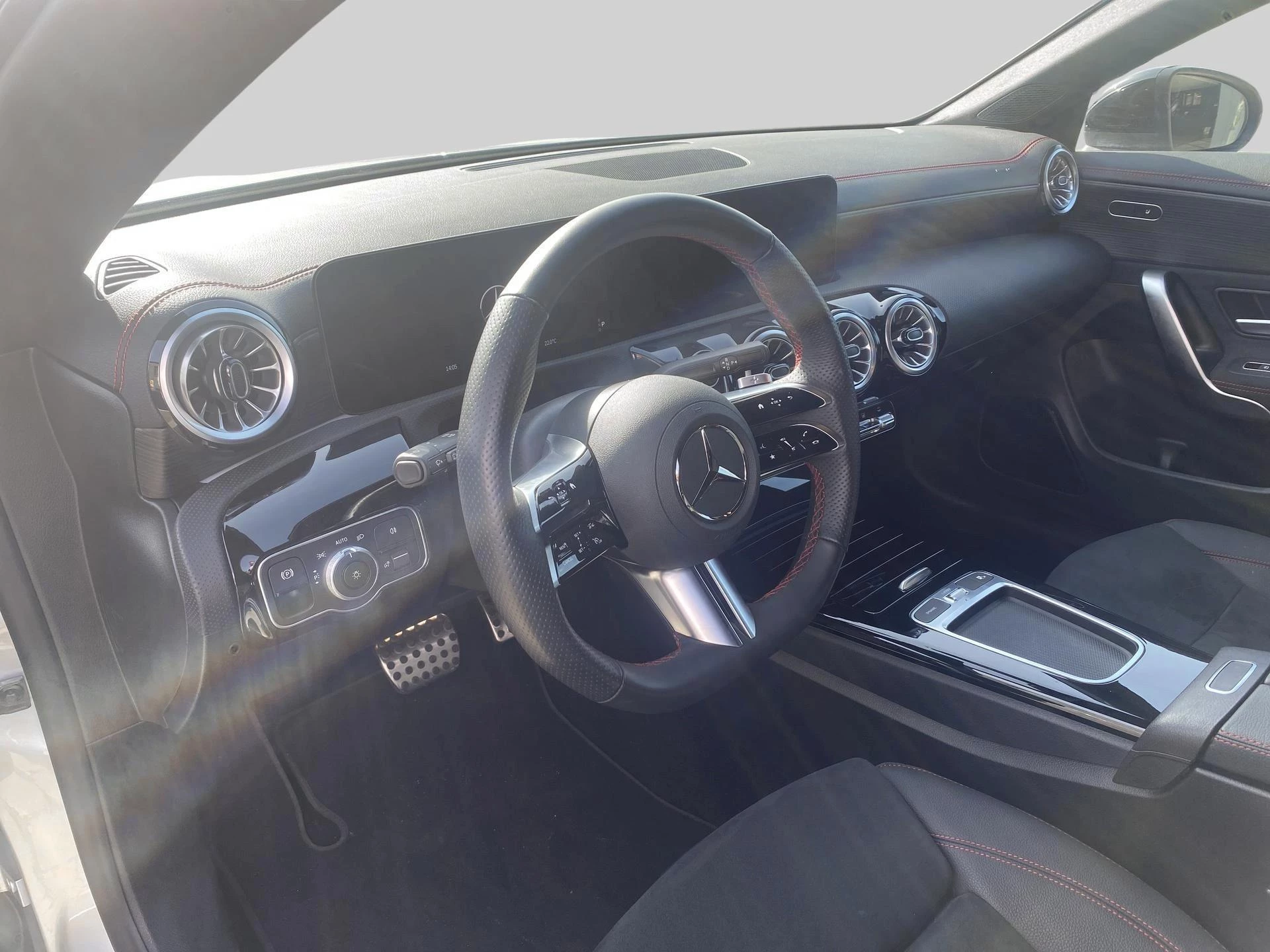 Mercedes-Benz-CLA-image-8