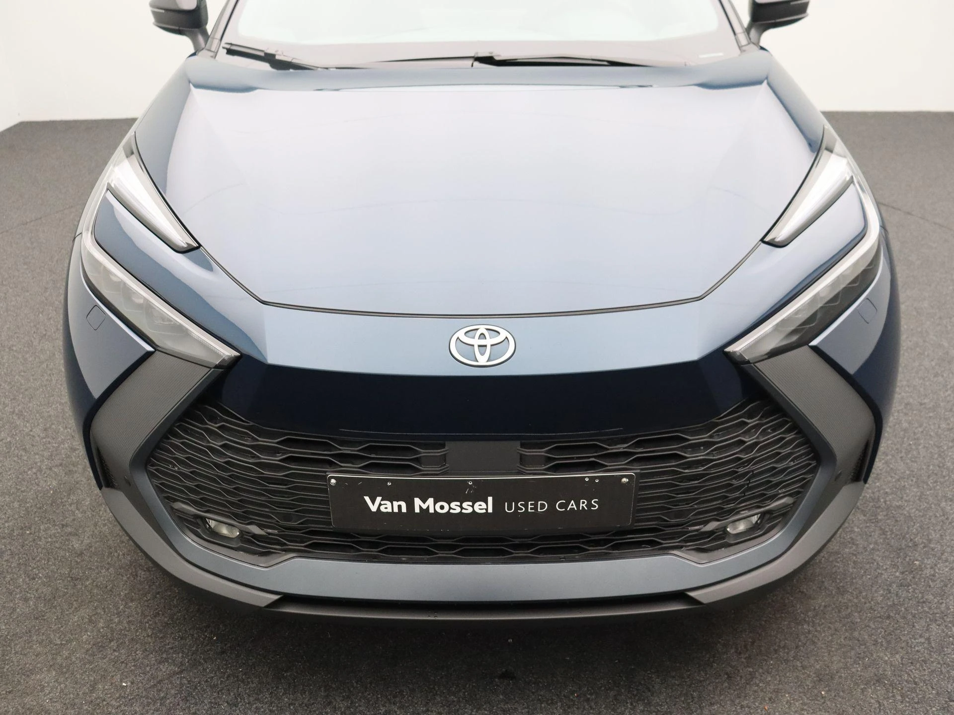 Toyota-C-HR-image-24