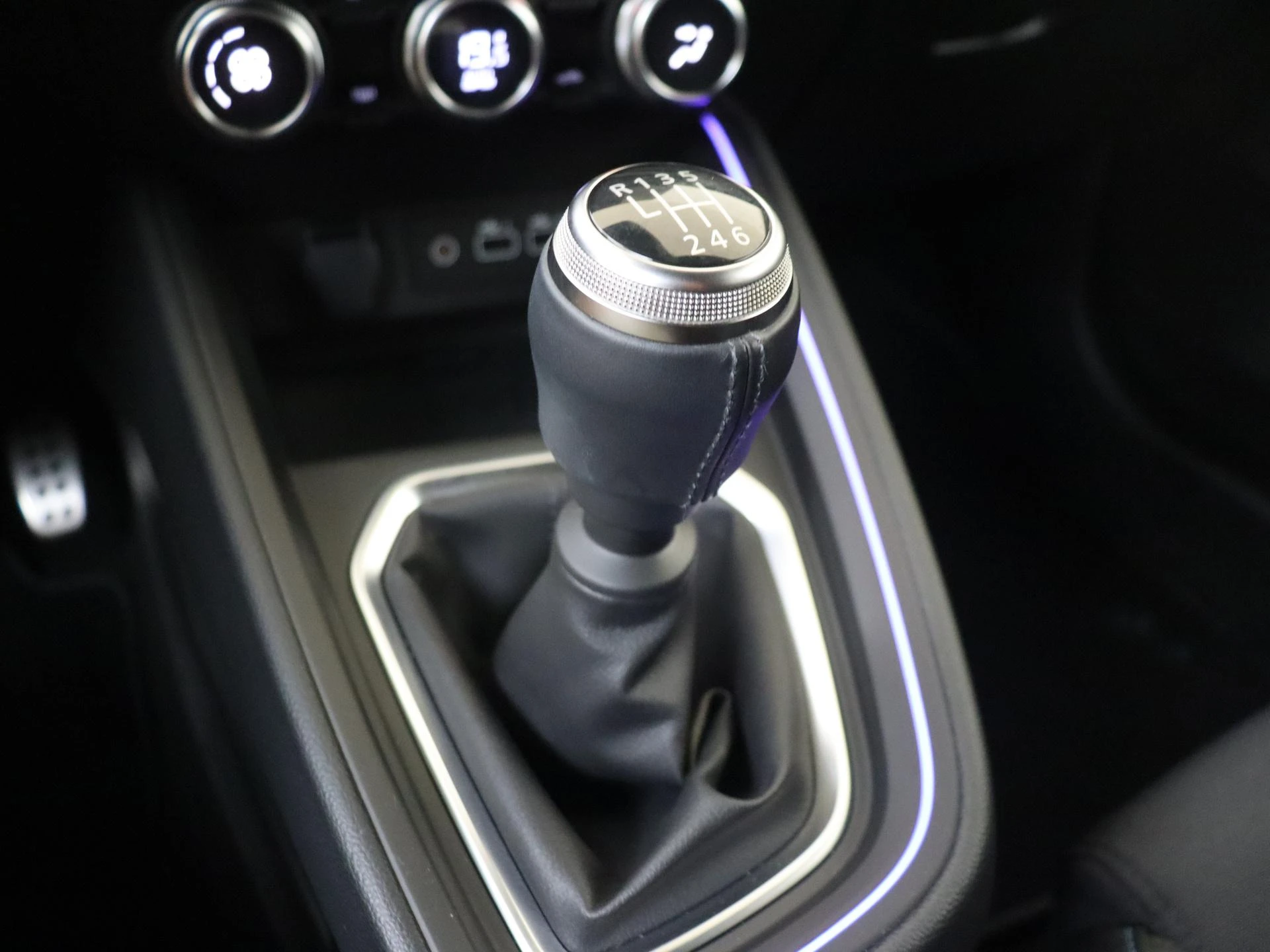 Renault-Clio-image-13