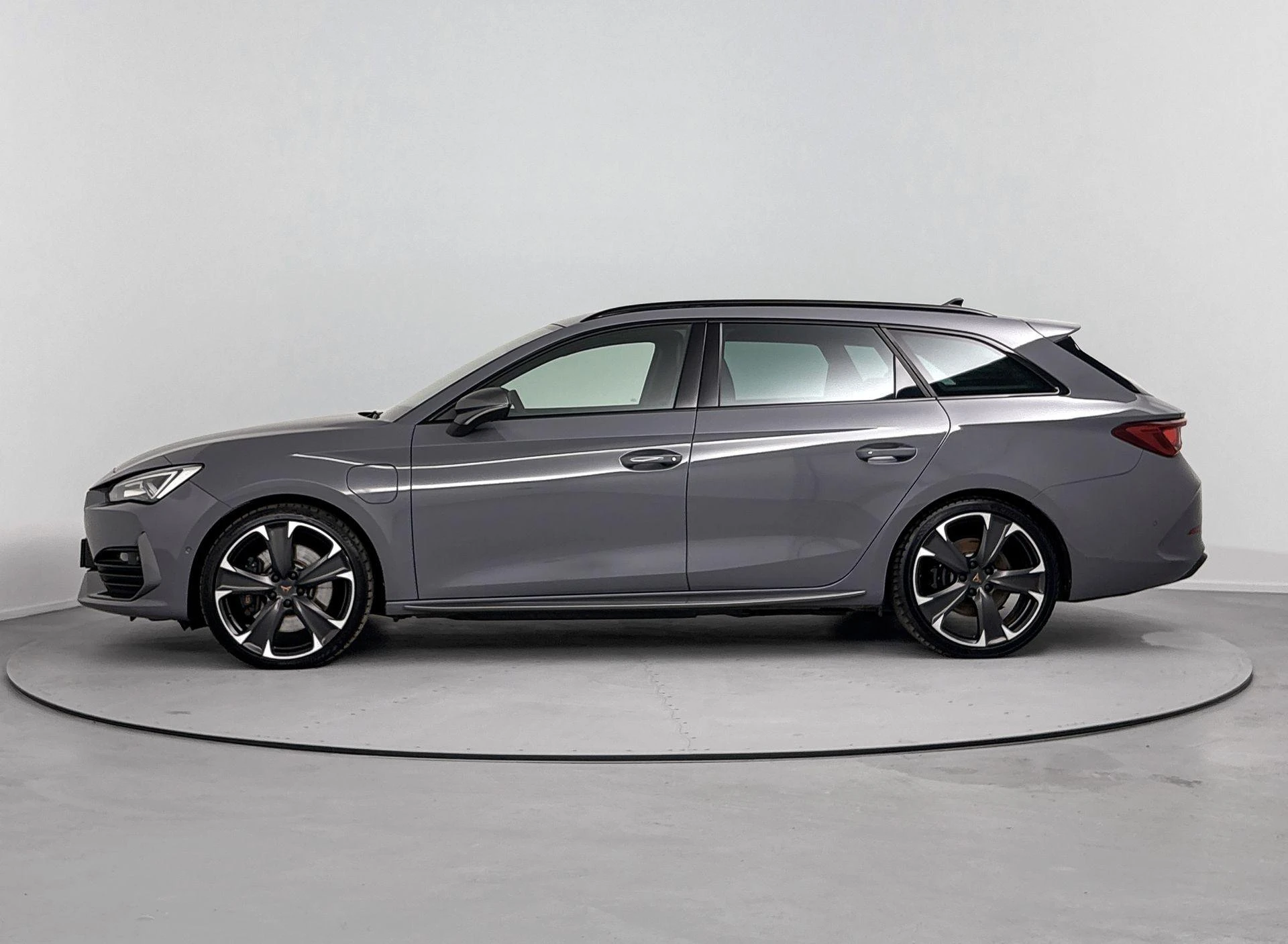 CUPRA-Leon Sportstourer-image-1