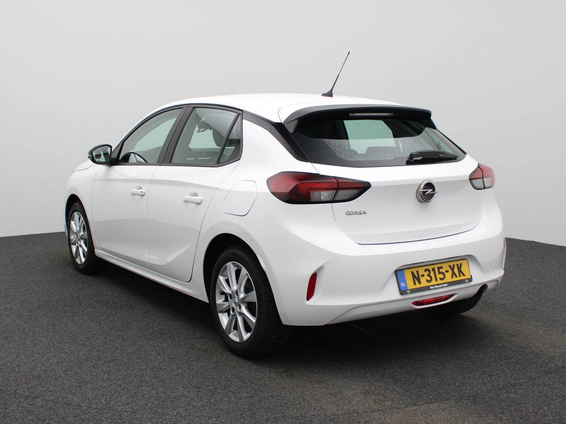 Opel-Corsa-image-1