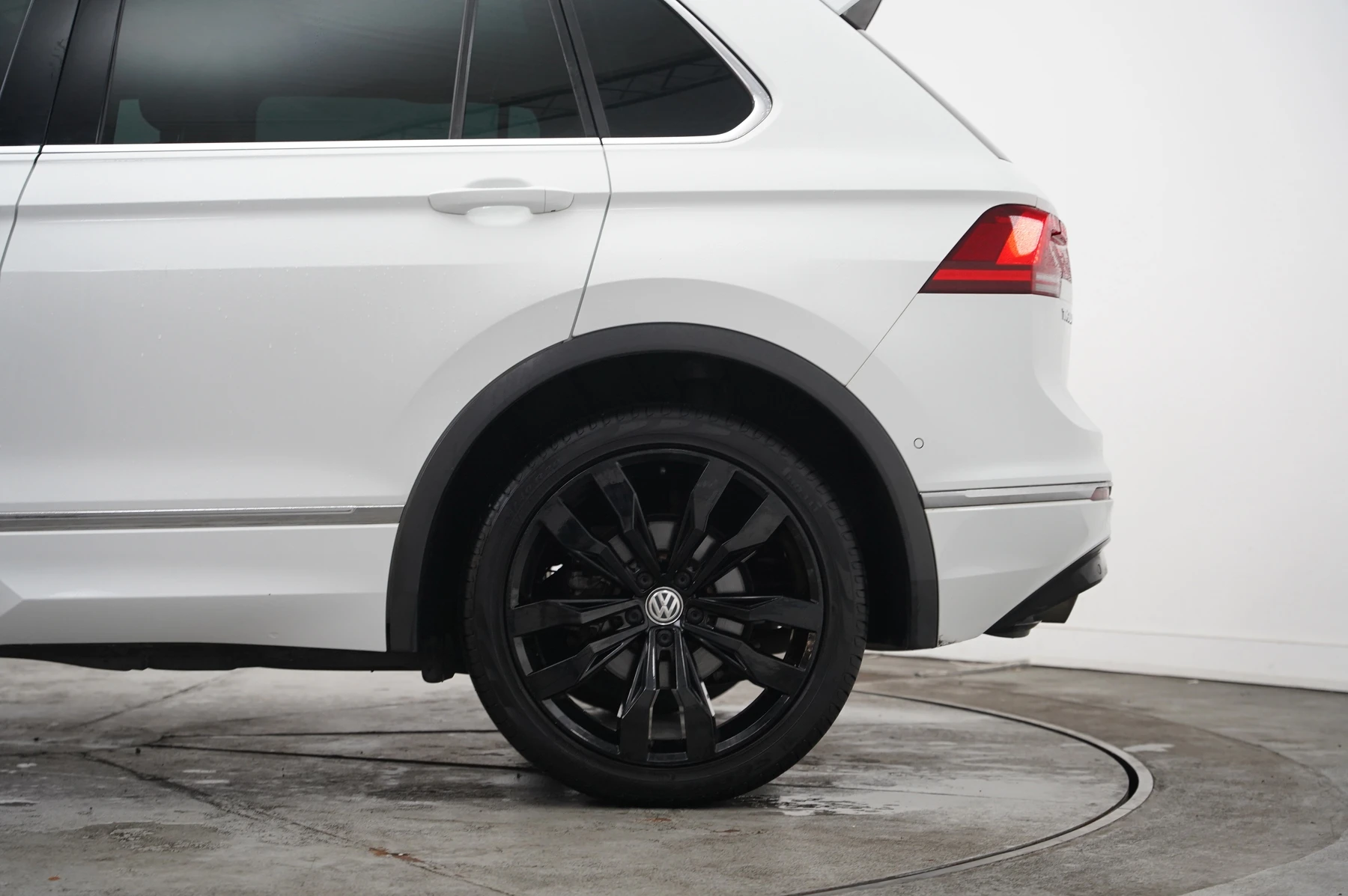 Volkswagen-Tiguan-image-38