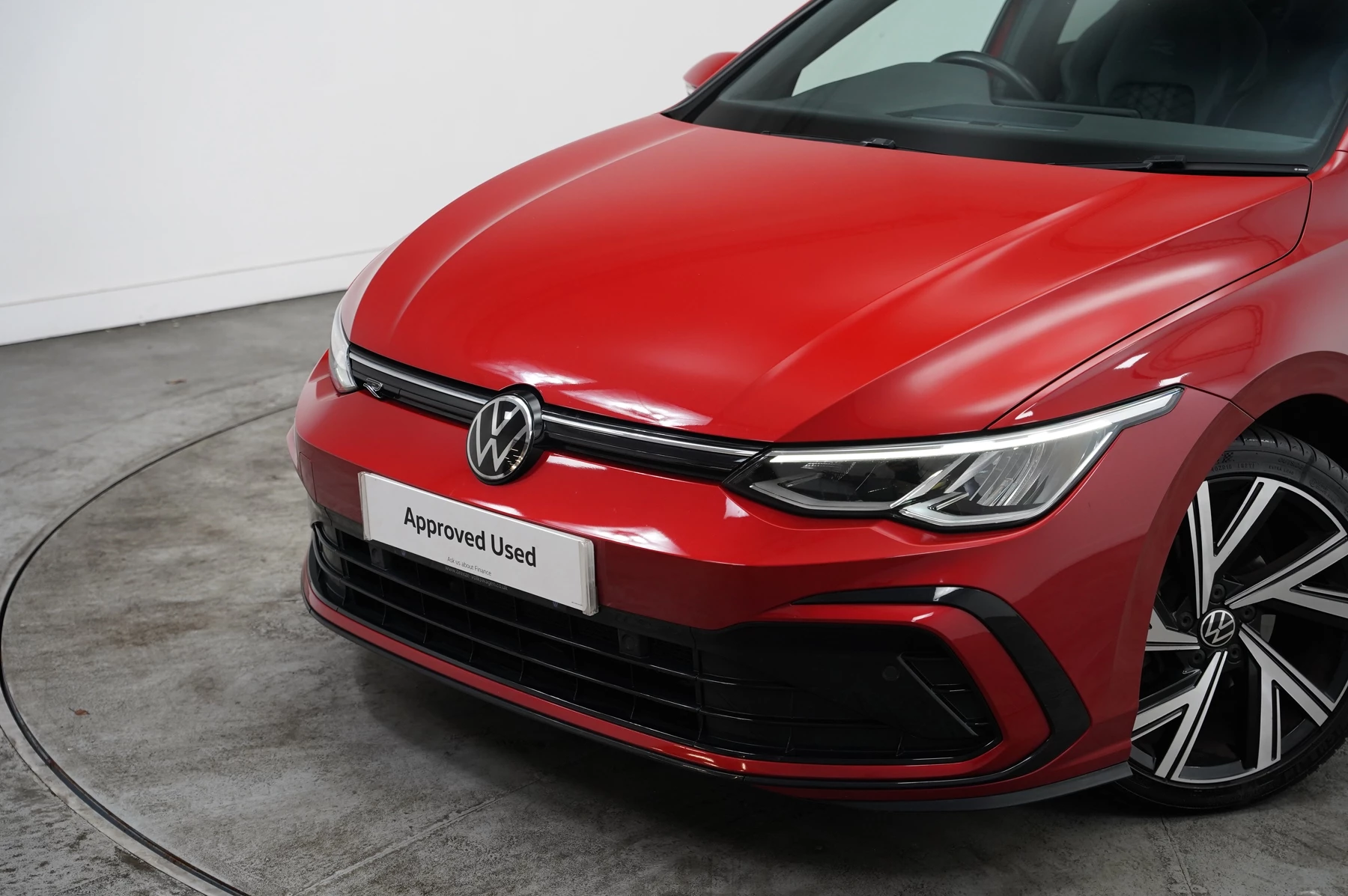 Volkswagen-Golf-image-35
