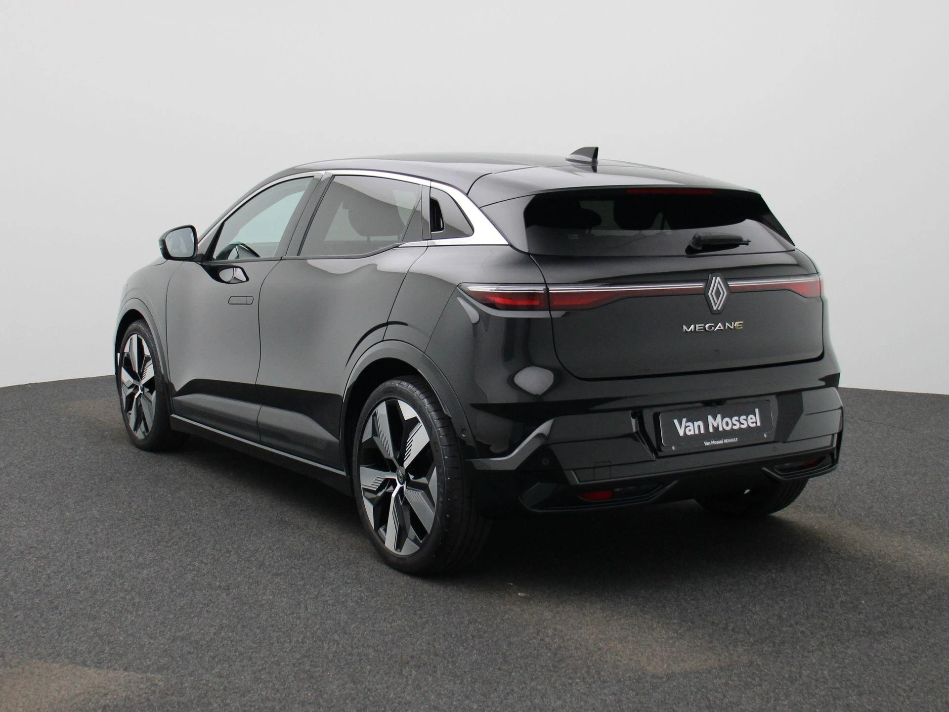 Renault-Megane E-Tech-image-1
