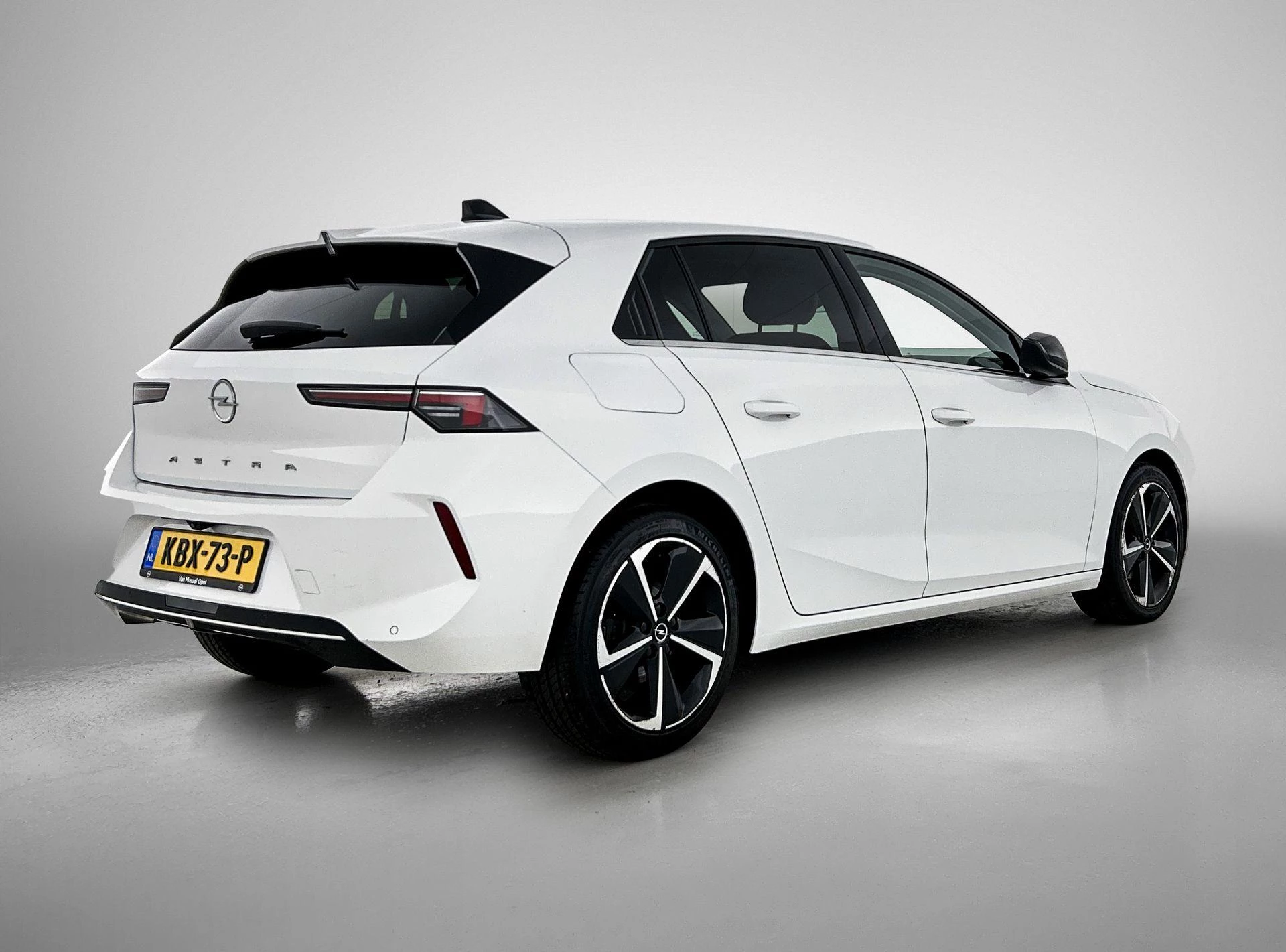 Opel-Astra-image-3