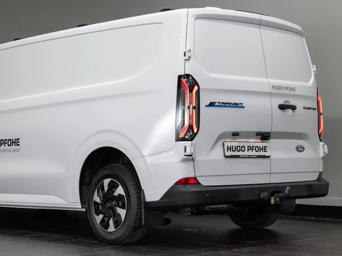 Ford-Transit Custom-image-5