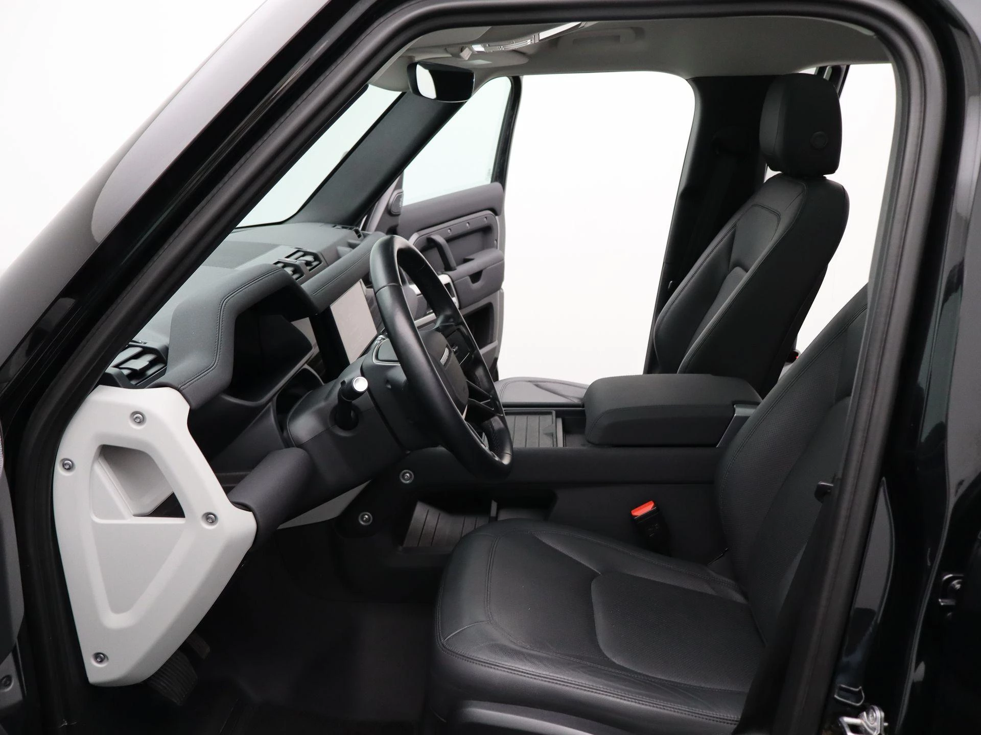 Land Rover-Defender-image-16