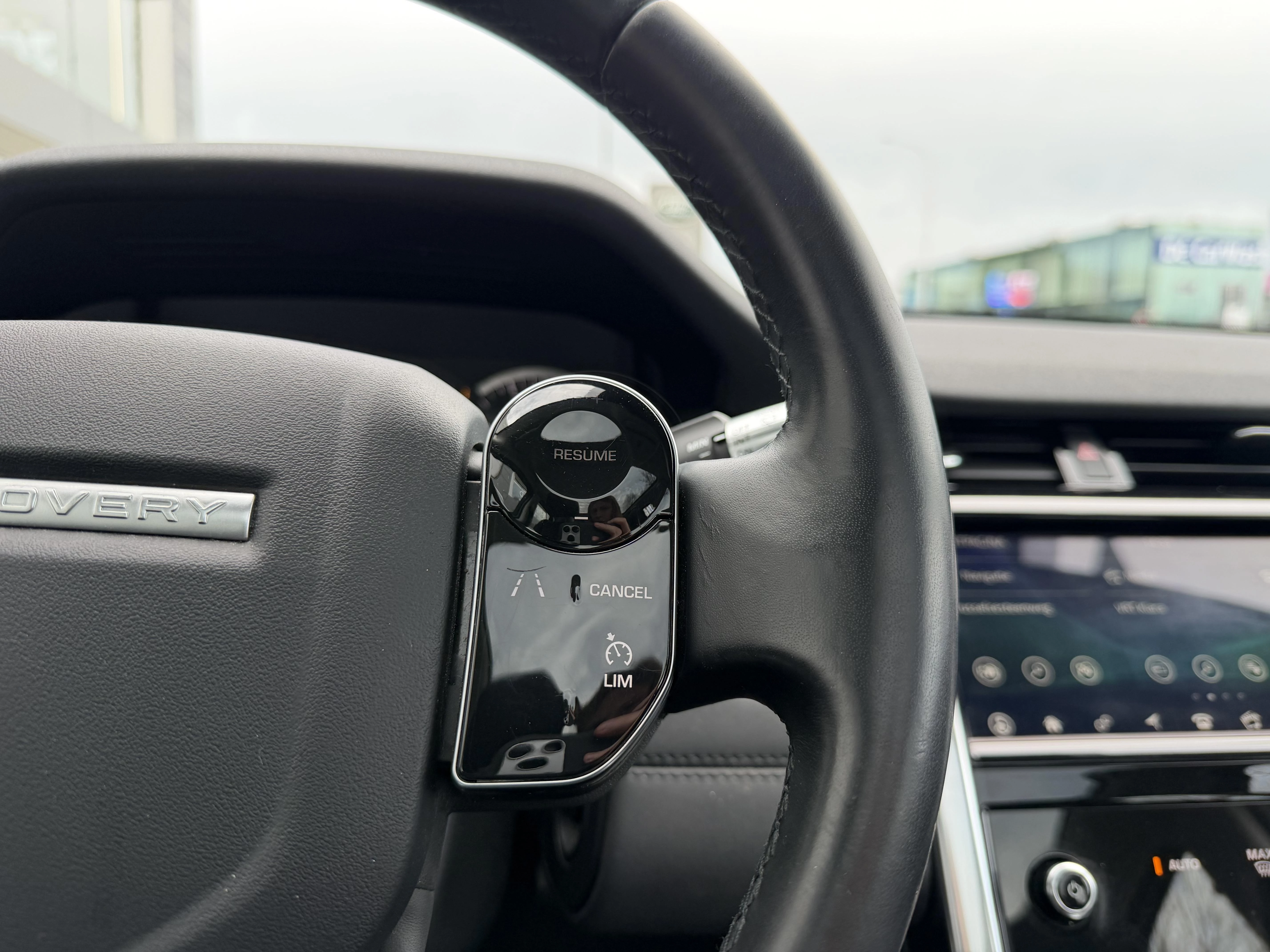 Land Rover-Discovery Sport-image-13