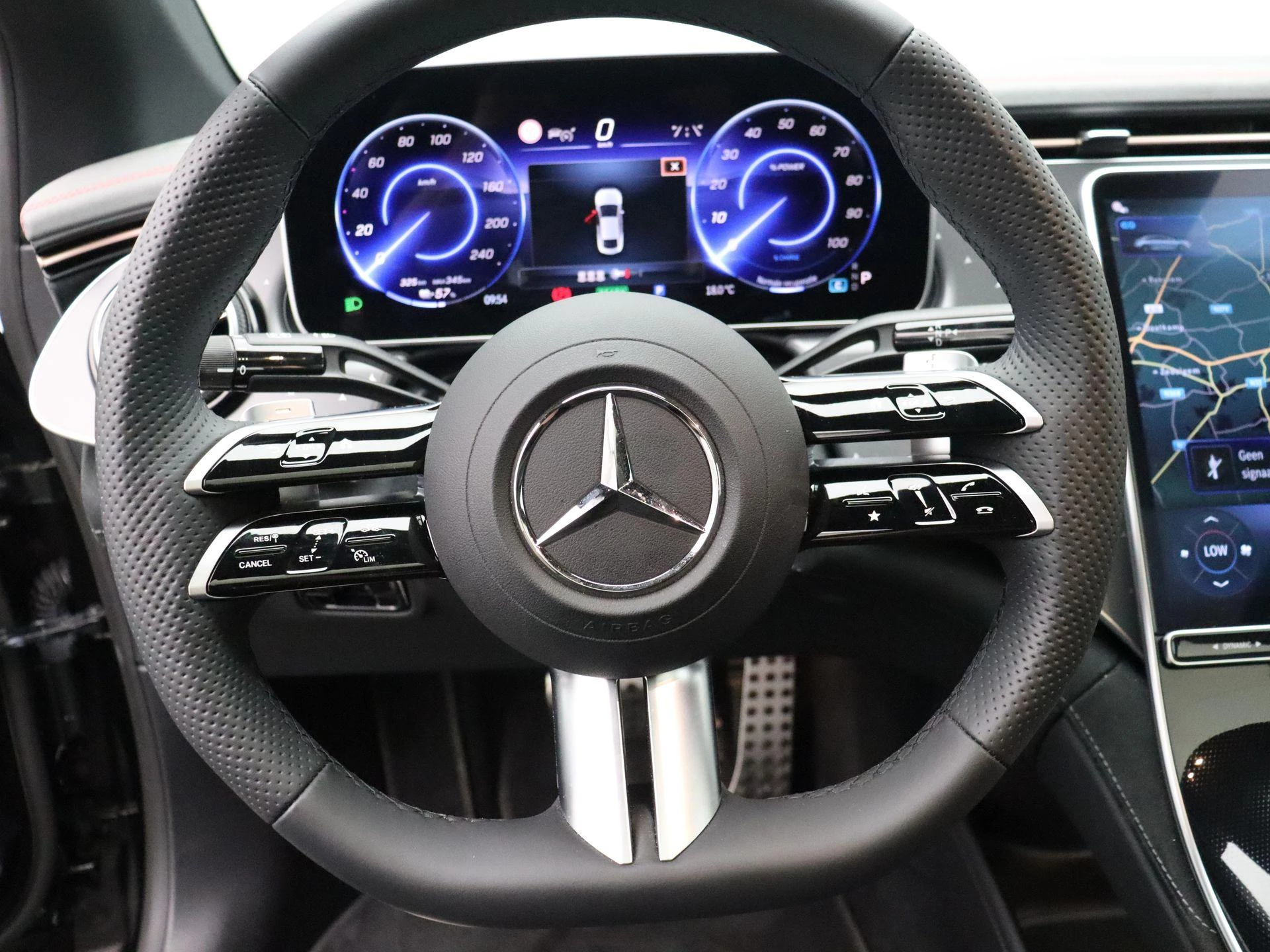 Mercedes-Benz EQE 300 AMG Line + PANORAMISCH DAK + AIRMATIC +