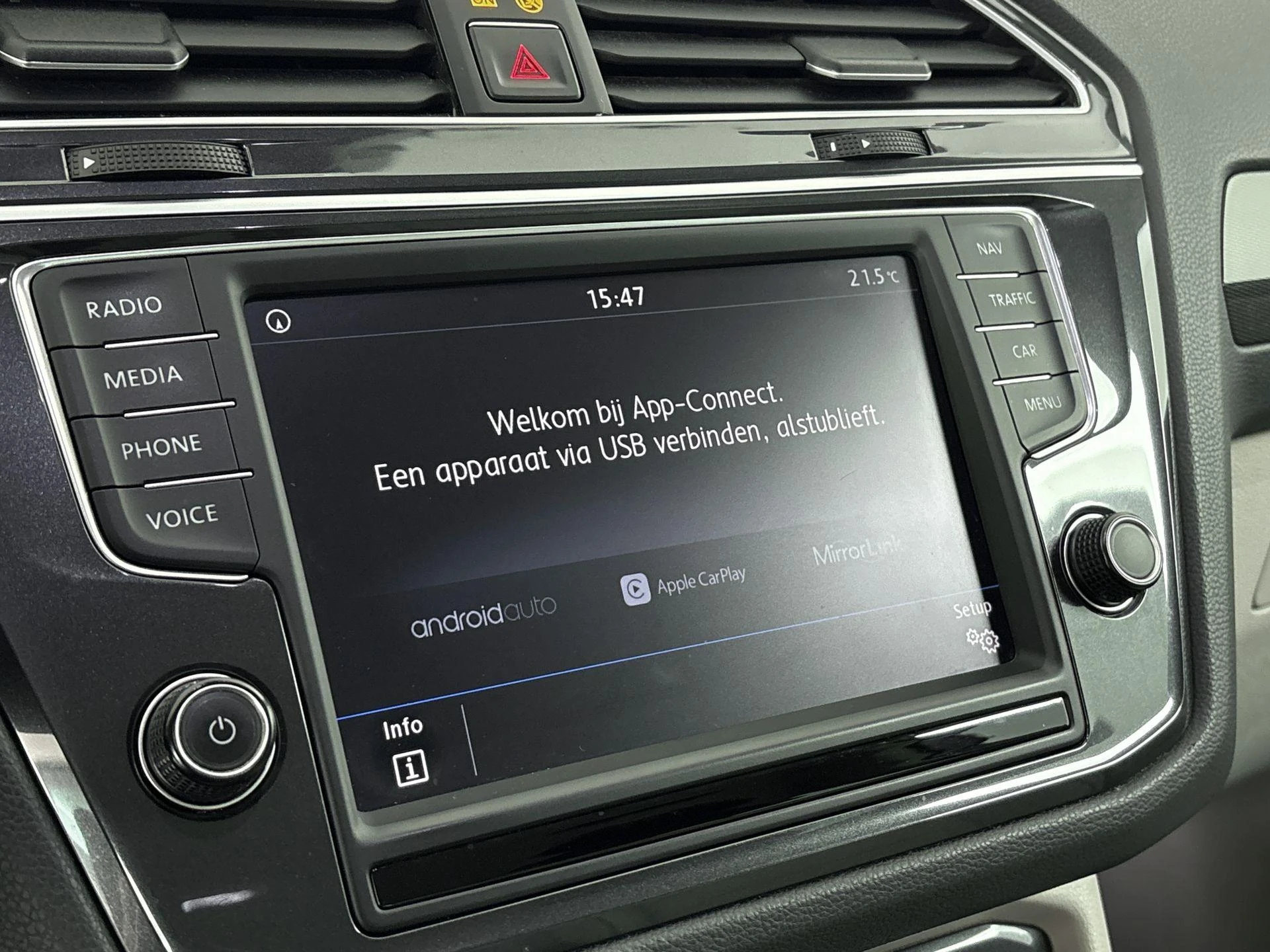 Volkswagen-Tiguan-image-12