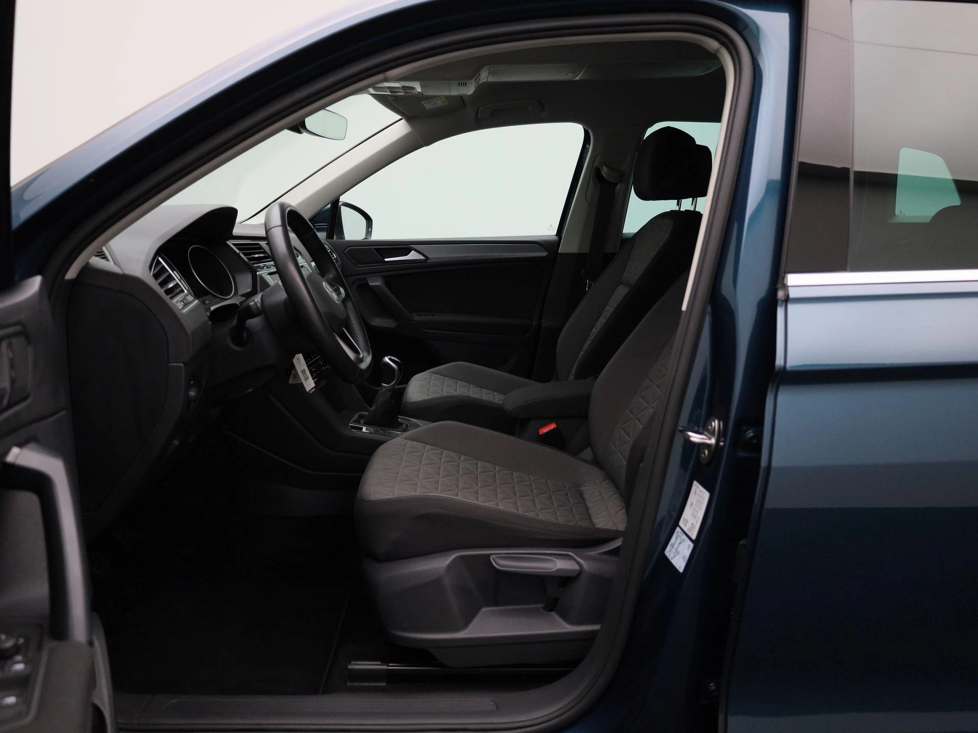 Volkswagen-Tiguan-image-8