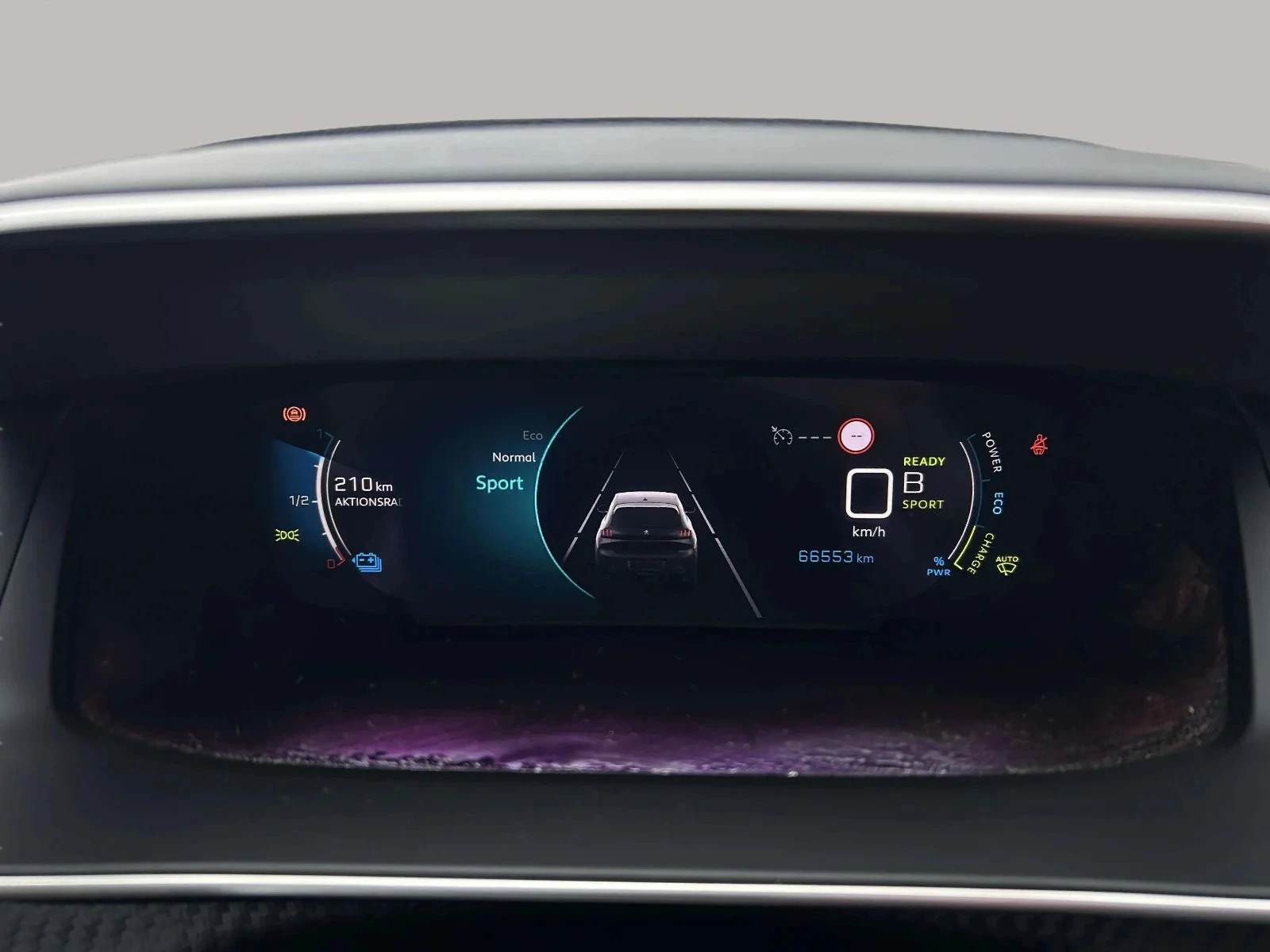 Peugeot-e-208-image-10