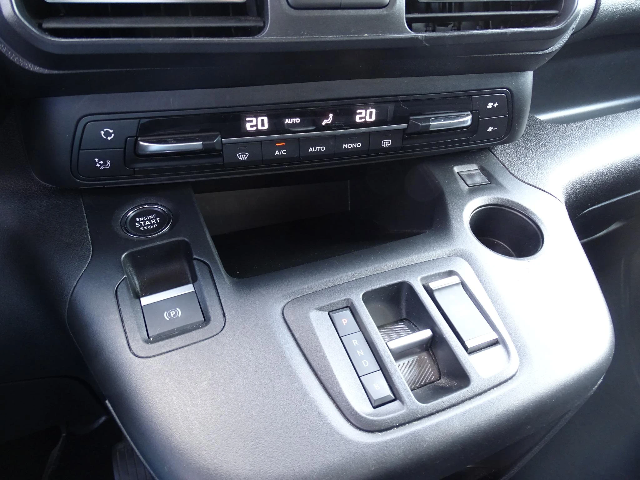Opel-Combo-e Life-image-18