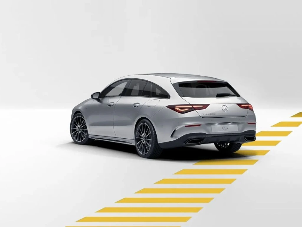 Mercedes-Benz-CLA 220 d-image-4