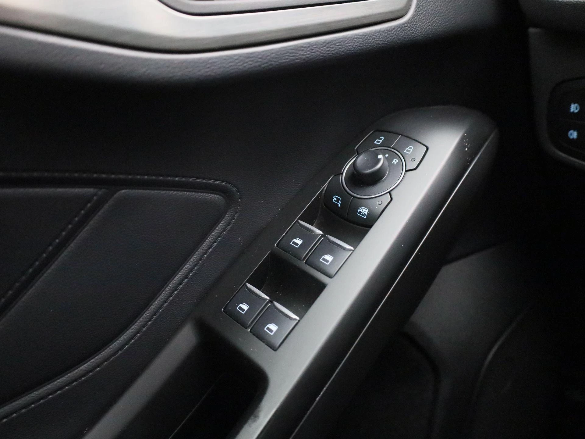 Ford Focus 1.0 EcoBoost Hybrid Titanium