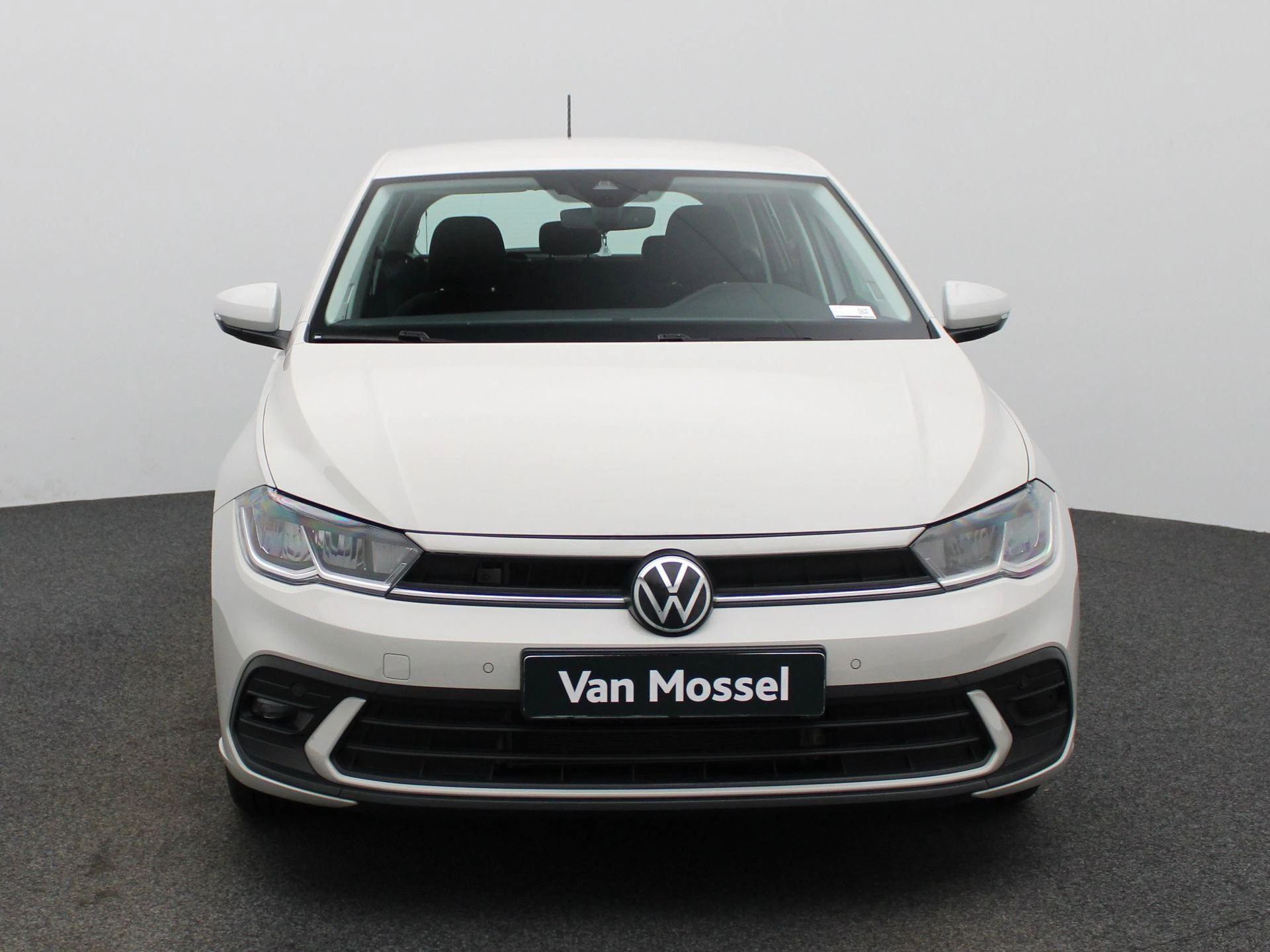 Volkswagen-Polo-image-2