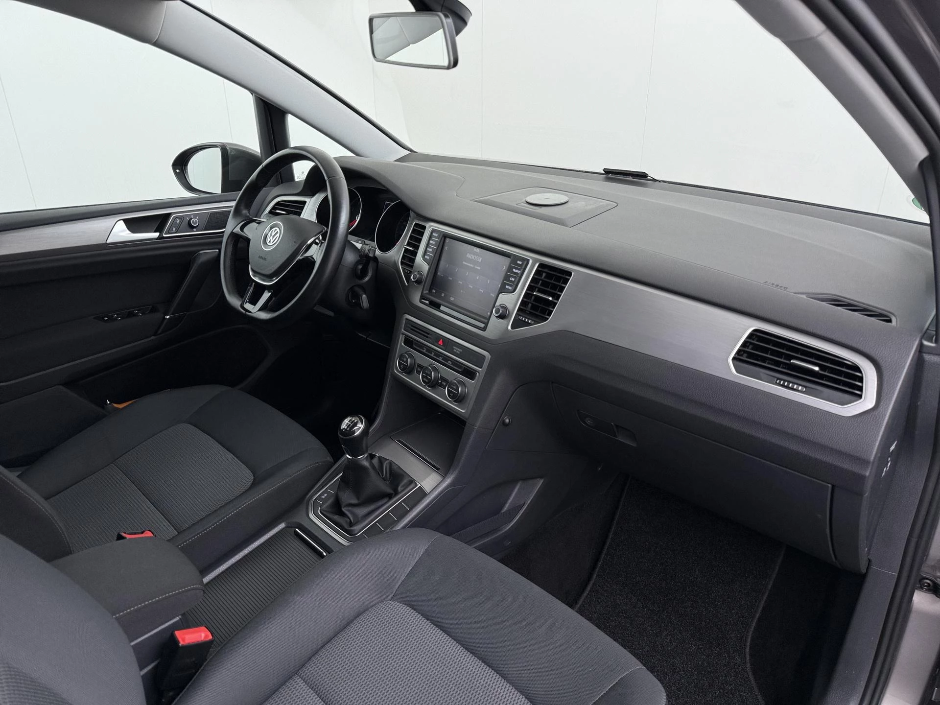 Volkswagen-Golf Sportsvan-image-26