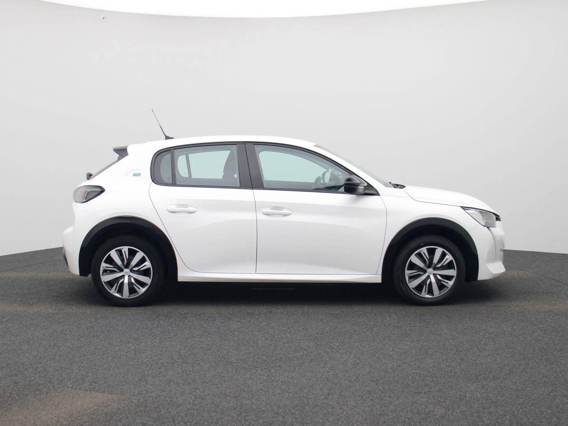 Peugeot-e-208-image-6