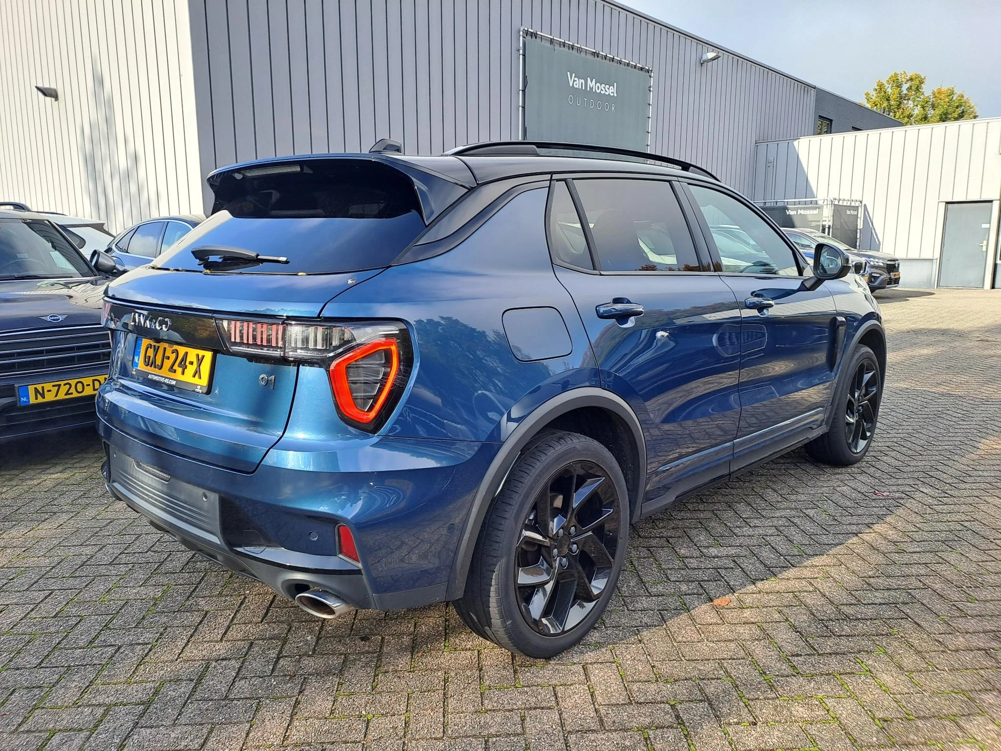 Lynk & Co-01-image-3