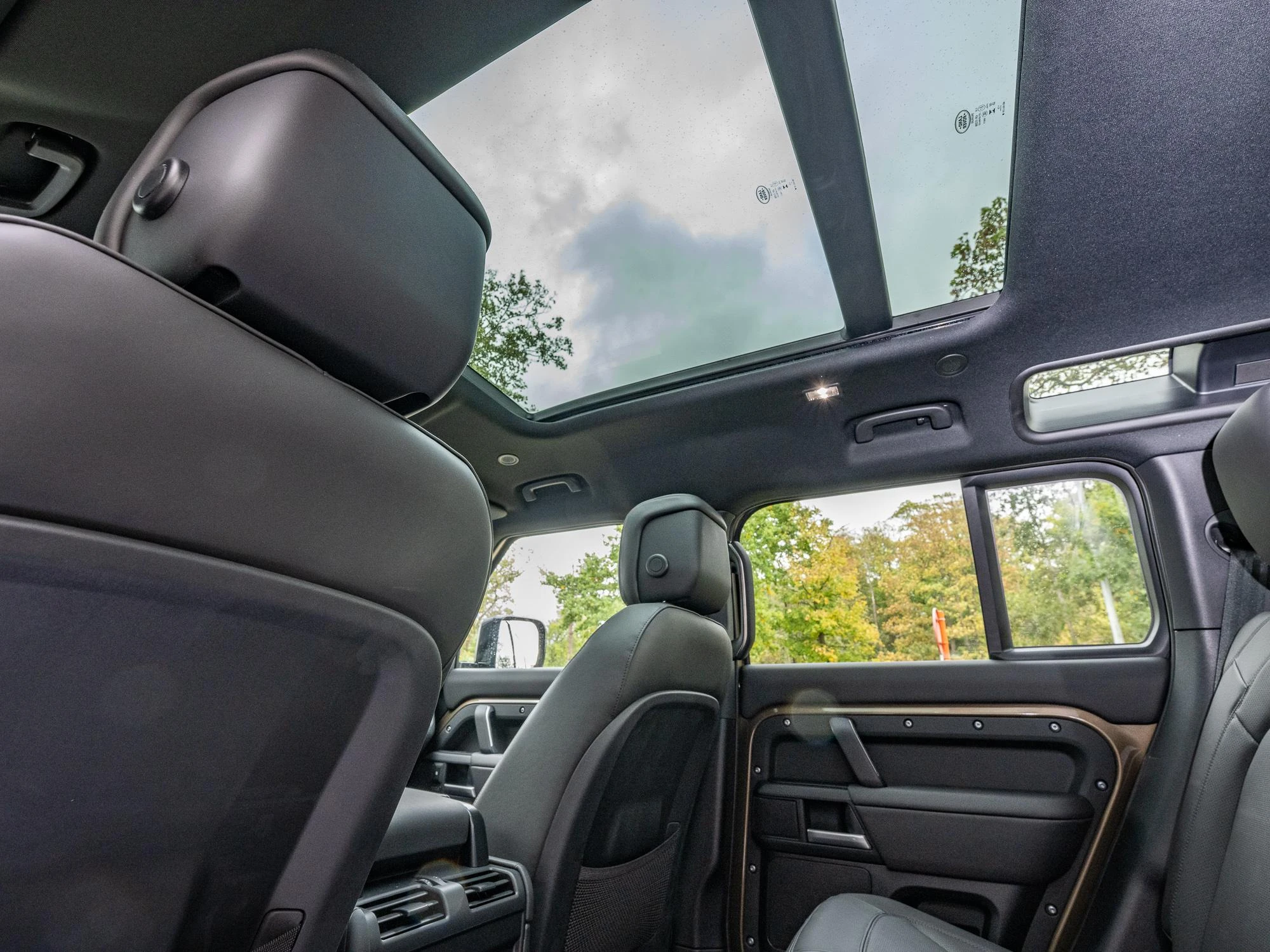 Land Rover-Defender-image-19