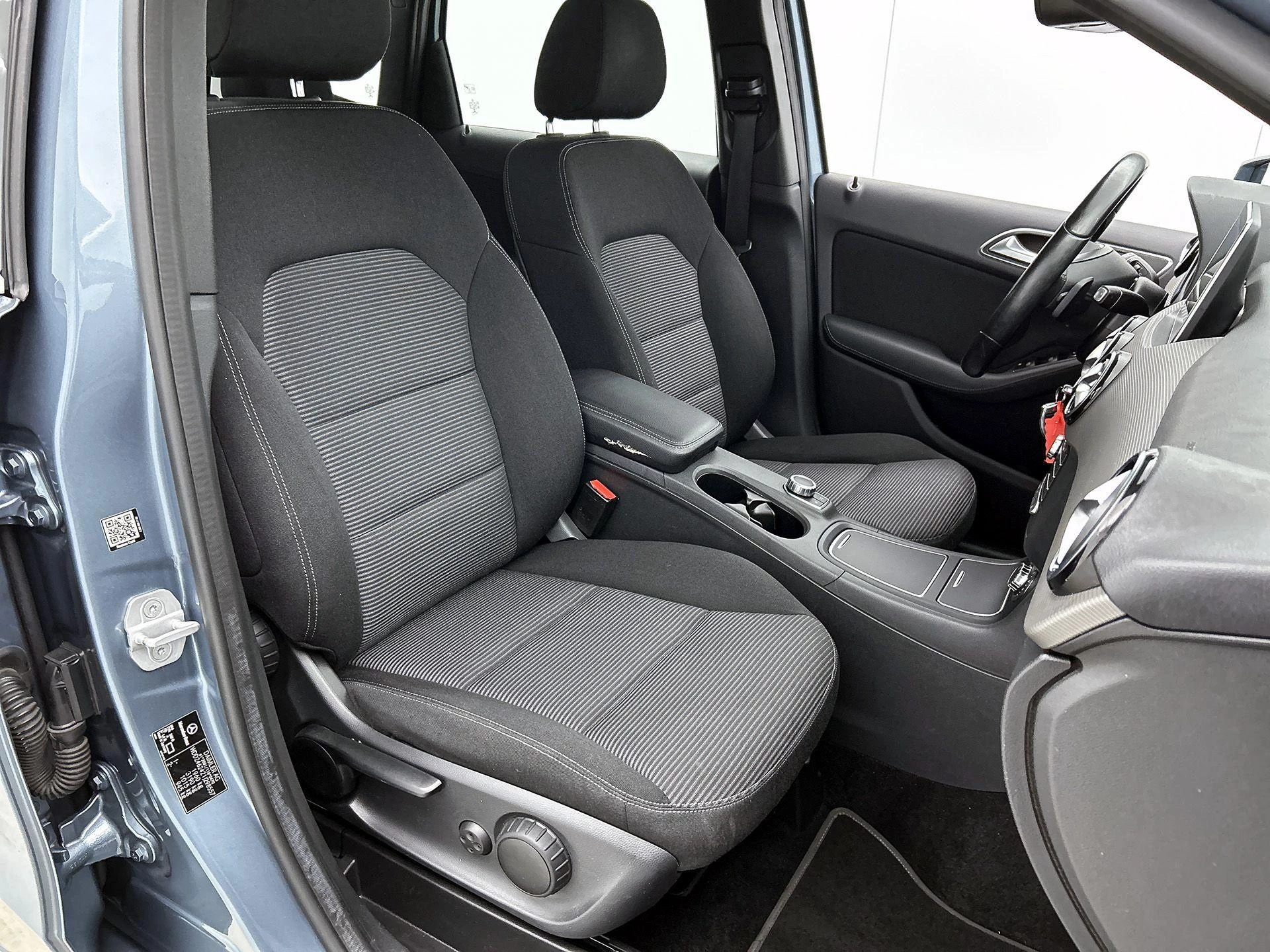 Mercedes-Benz-B-Klasse-image-21