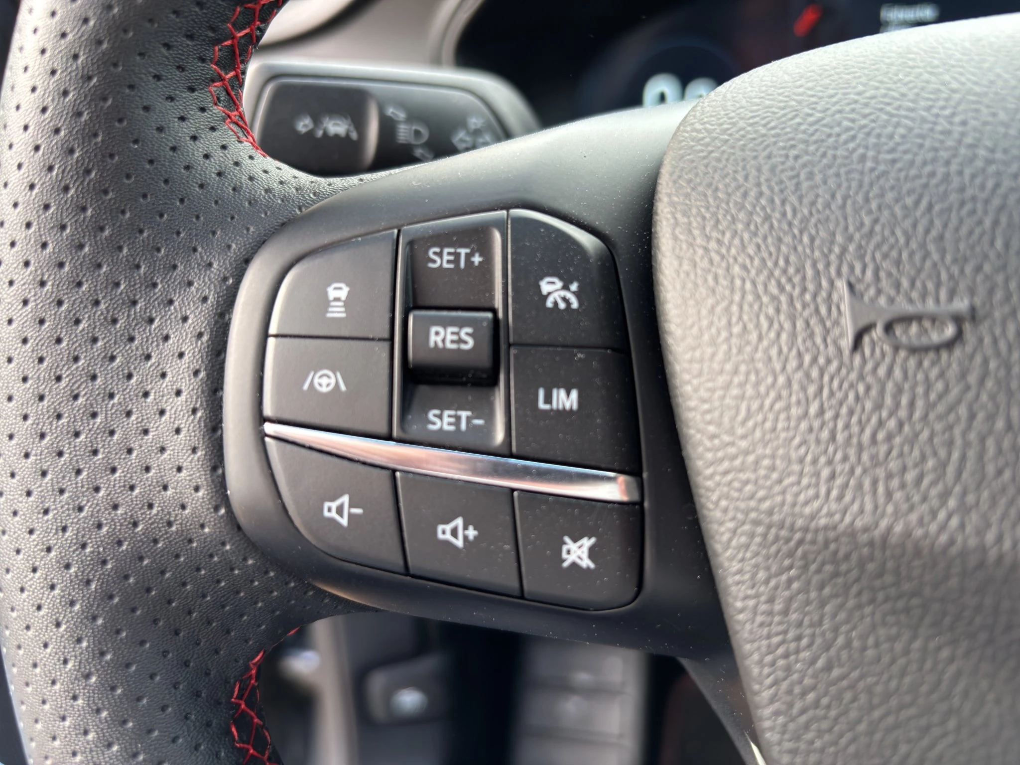 Ford Focus ST-Line X Turnier Aut.*AHK*ACC*HUD*KAM*NAVI*WINTER-PKT.