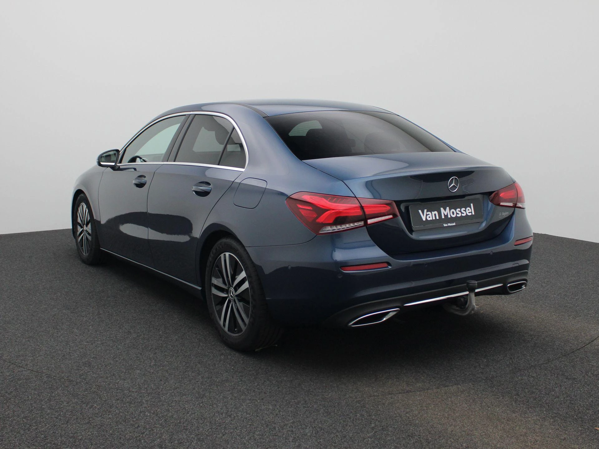 Mercedes-Benz-A-Klasse-image-1