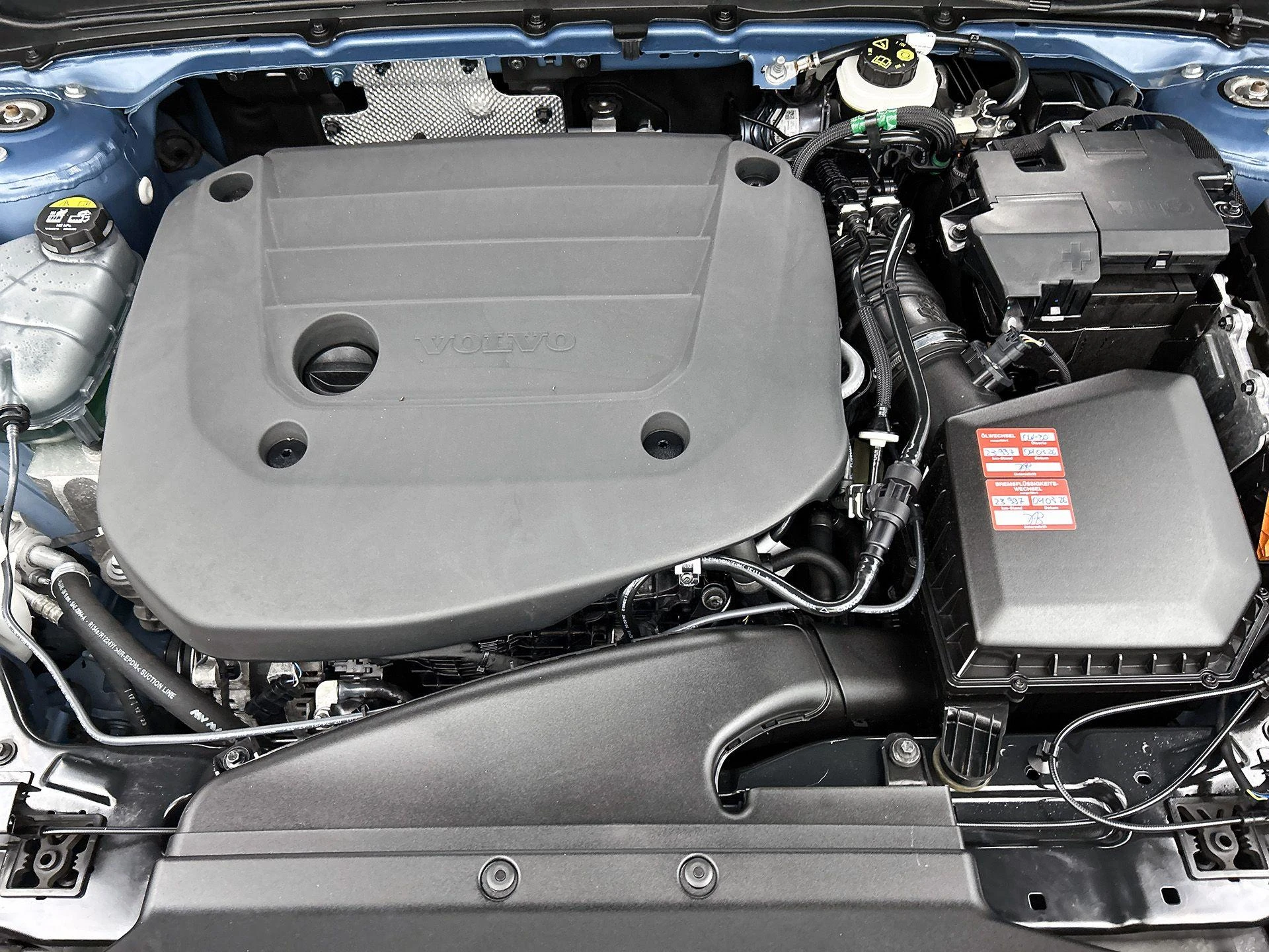 Volvo XC40 2.0 B4 Plus Dark