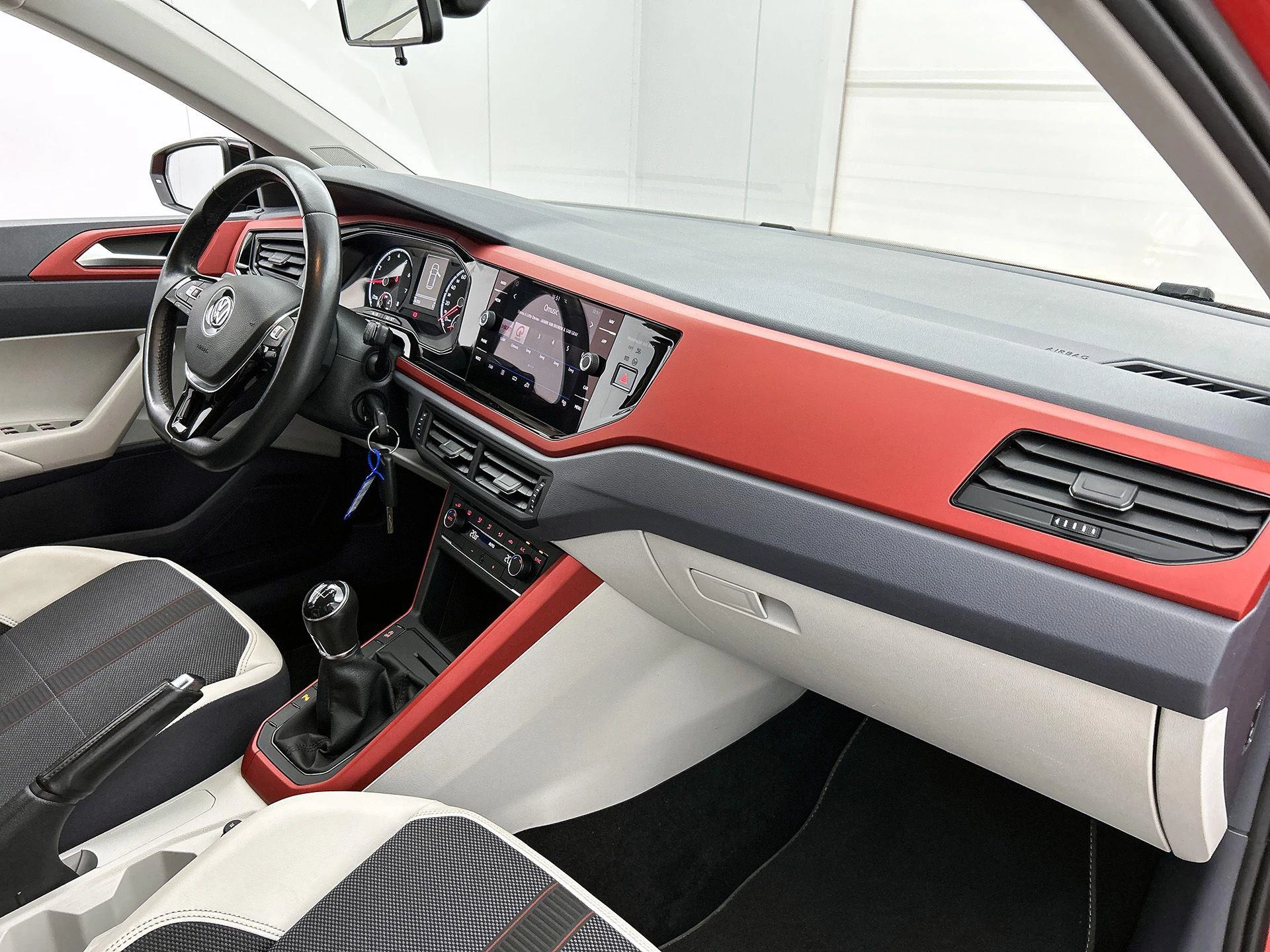 Volkswagen-Polo-image-20