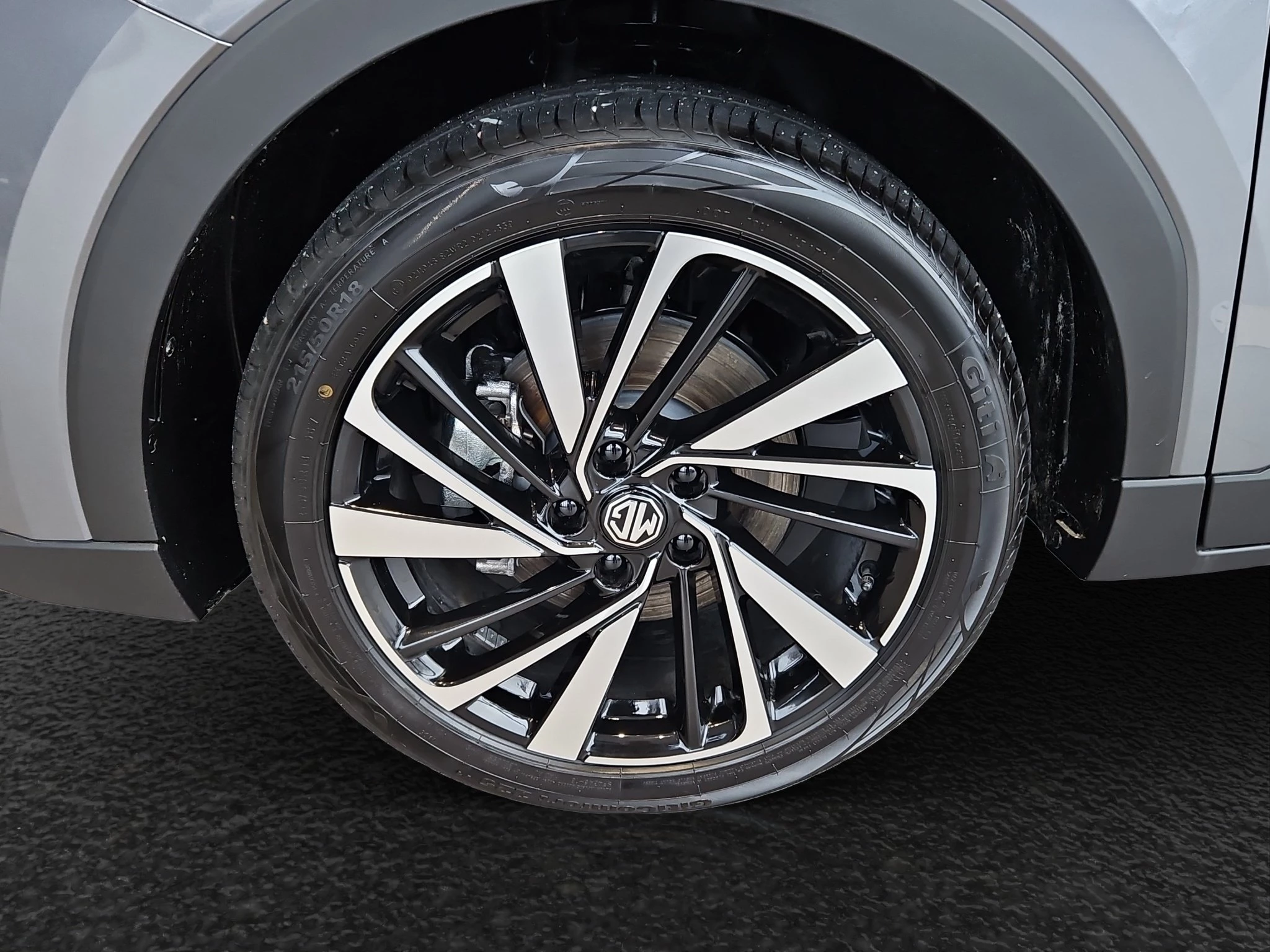MG ZS Luxury 1.5 Hybrid+ Sports Utility Vehicle. 145 kW. 5-türig