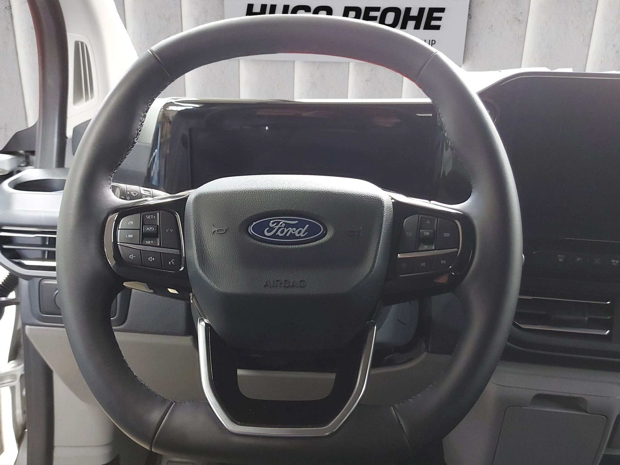 Ford-Tourneo Custom-image-12