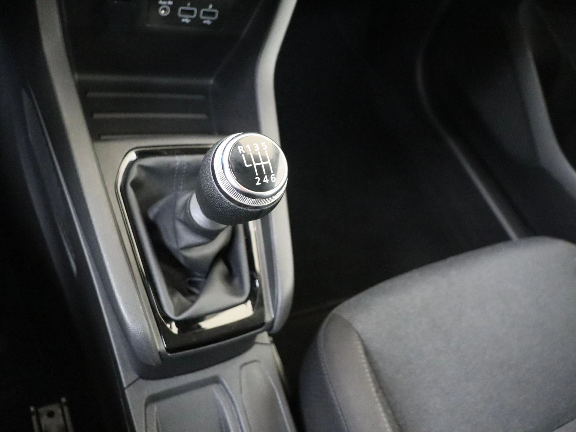 Renault-Clio-image-18