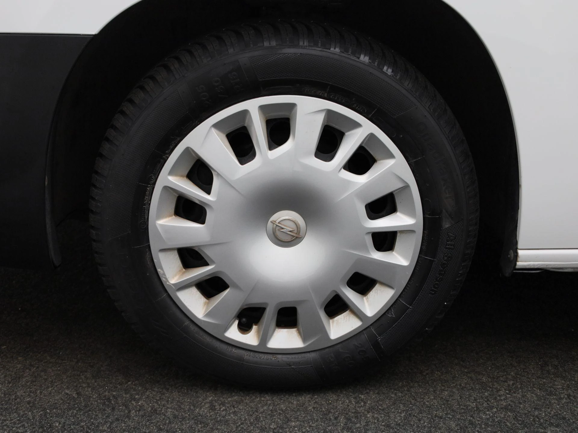 Opel-Combo Life-image-16
