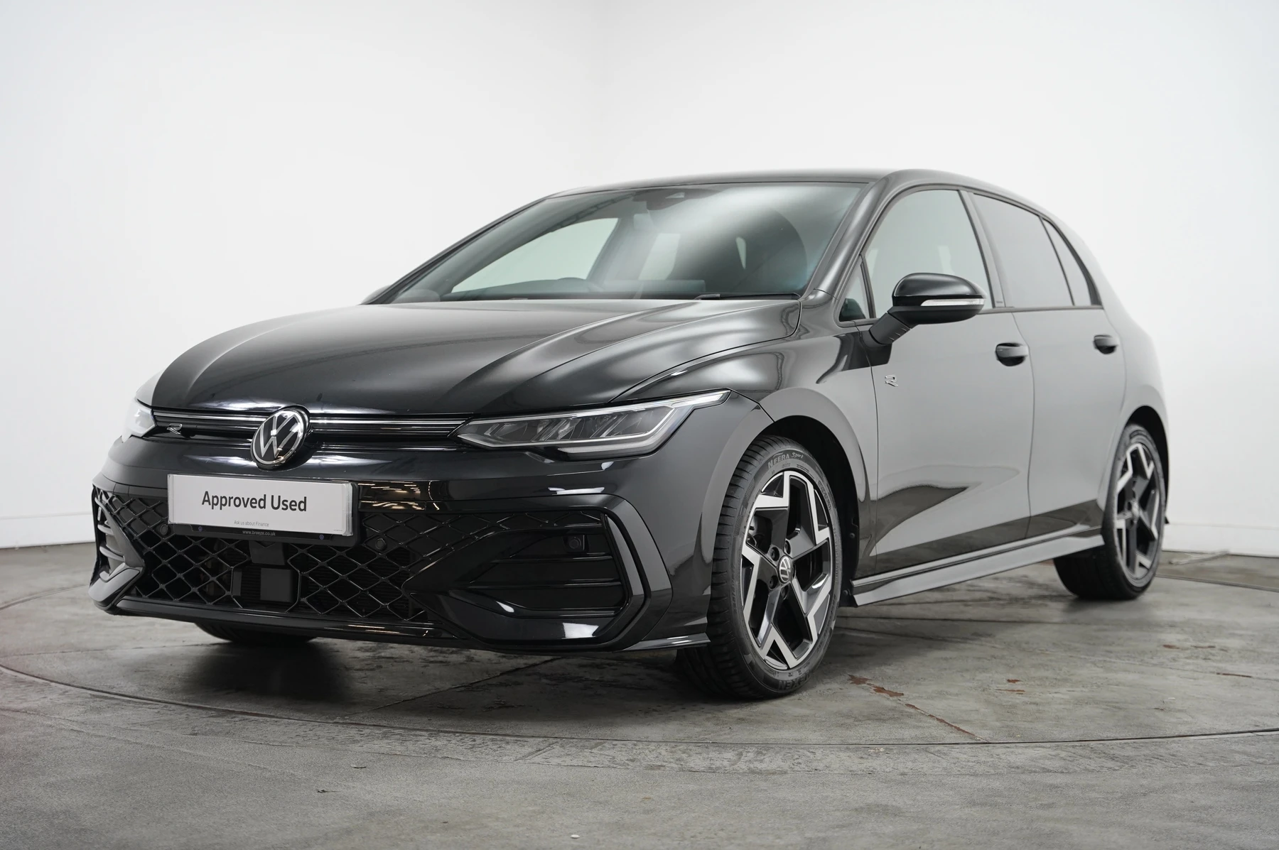 Volkswagen-Golf-image-37