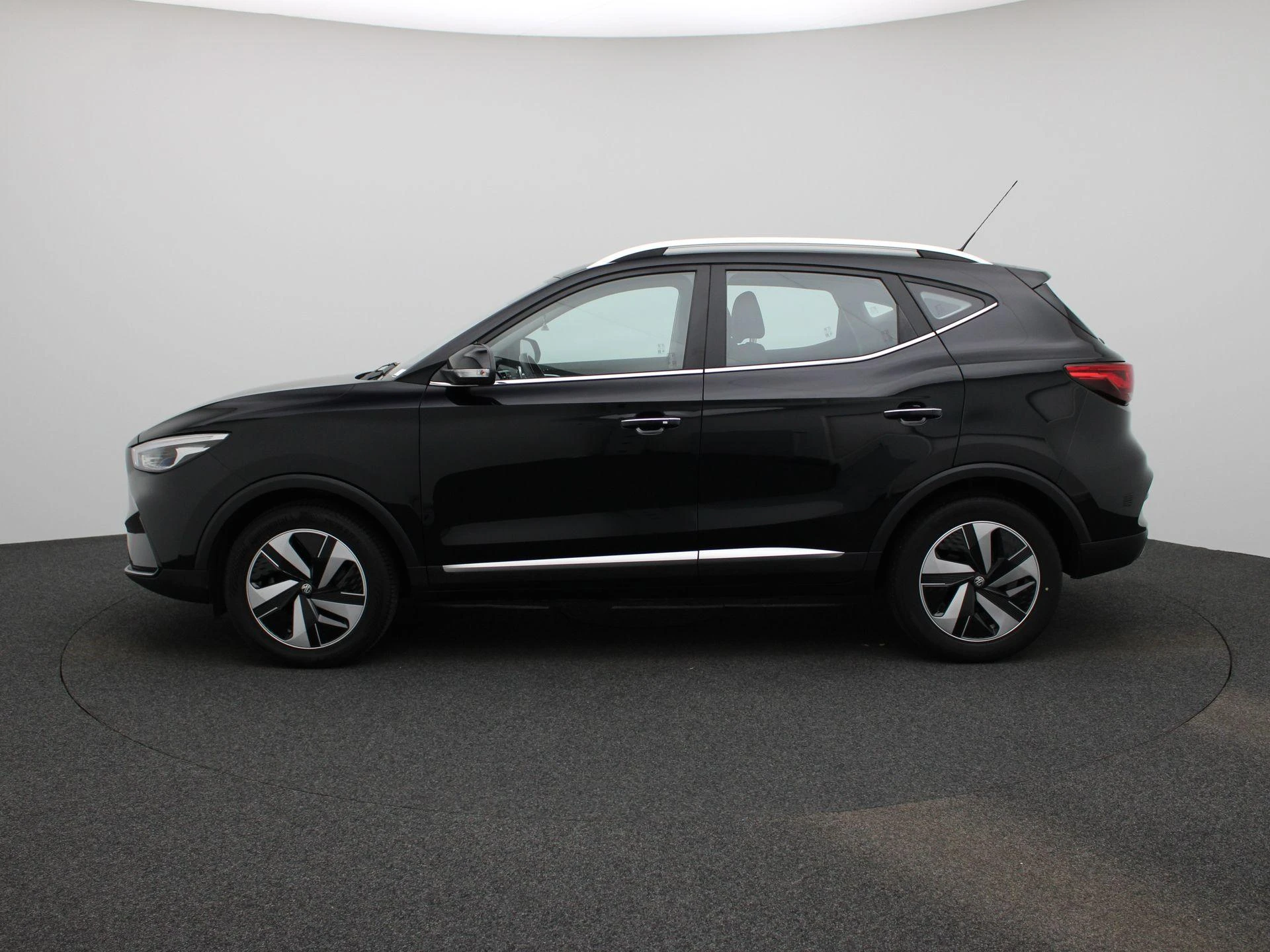 MG-ZS EV-image-3
