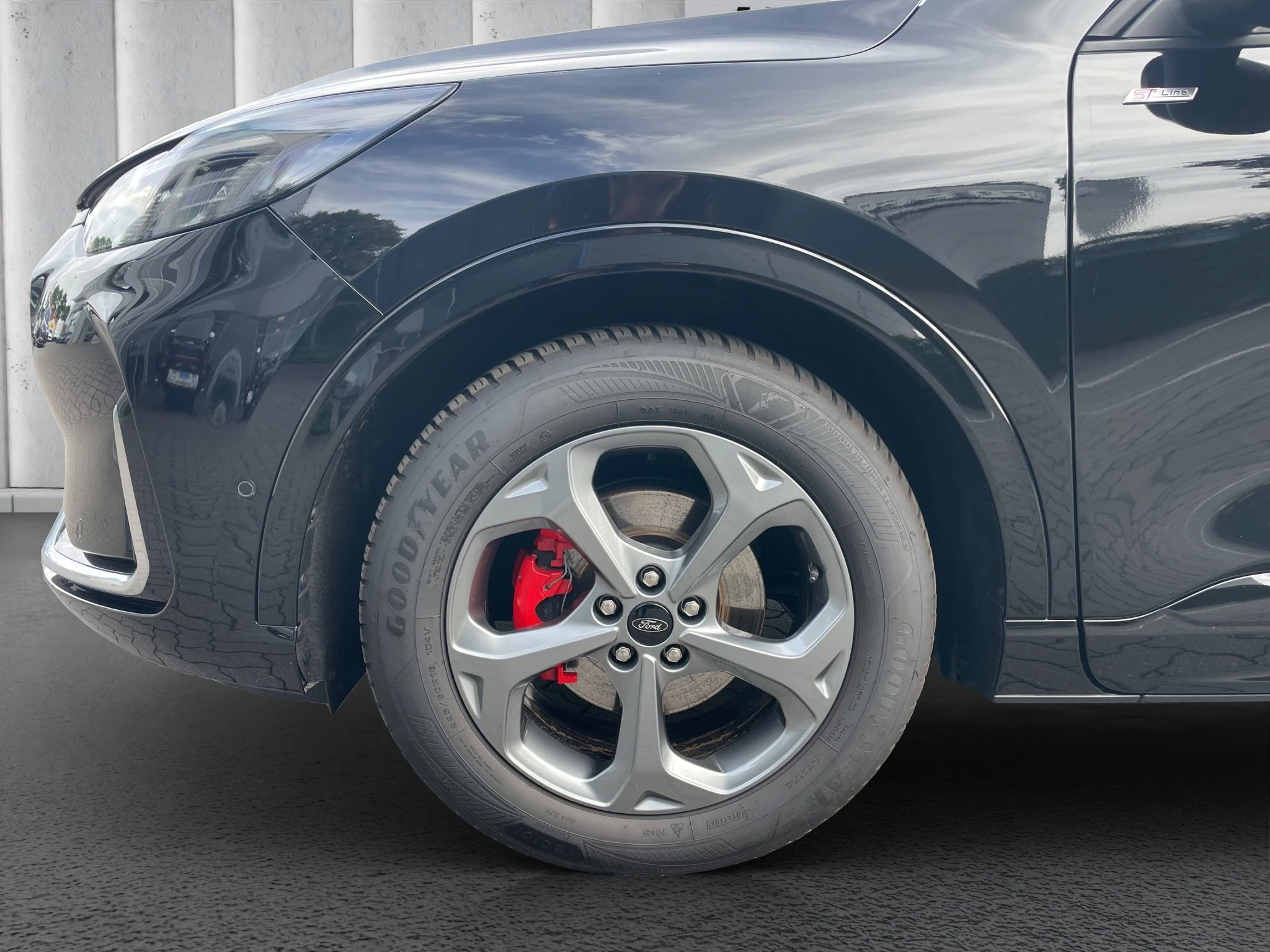 Ford Kuga ST-Line X*PANO*AHK*LED-MATRIX*360GRAD*ACC*NAVI*SOUND-SYS.