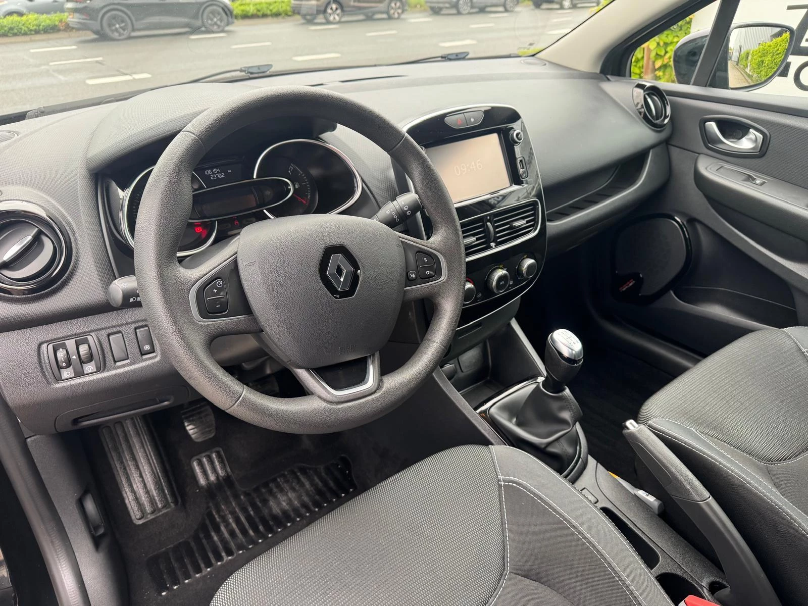Renault-Clio-image-17