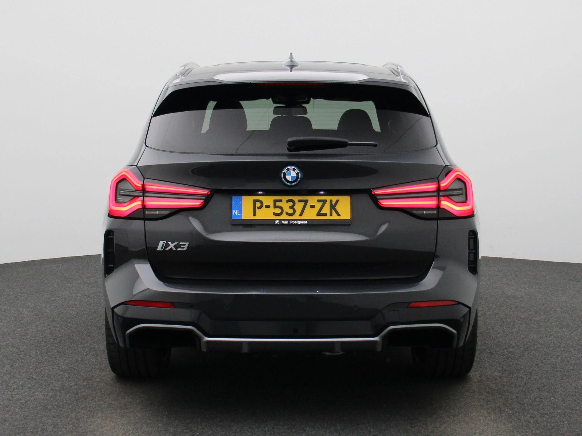 BMW-iX3-image-4
