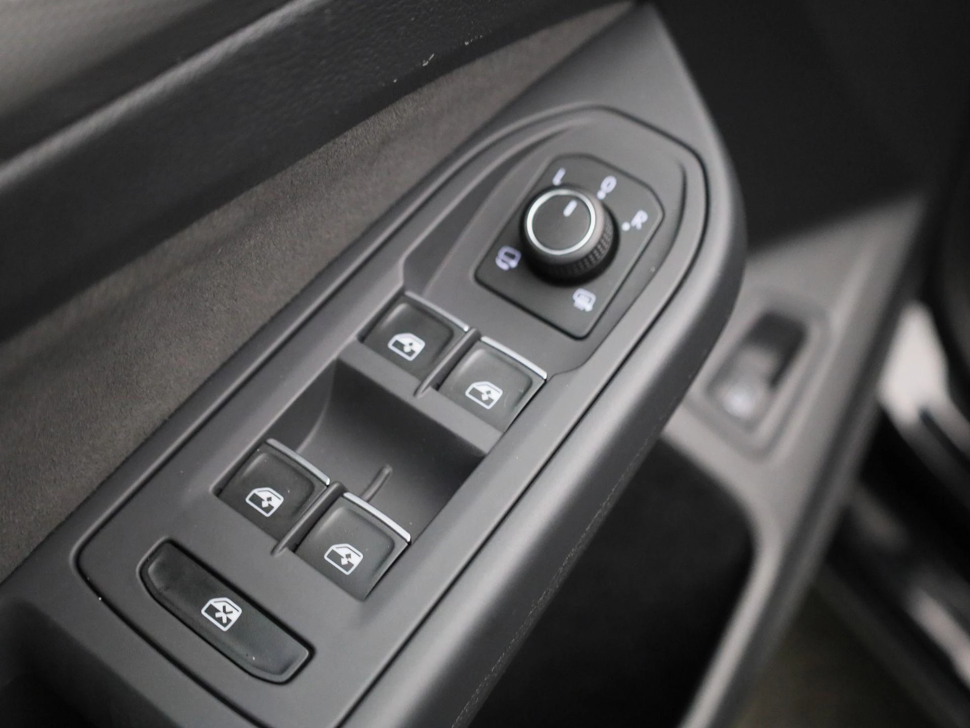 Volkswagen-Golf-image-33