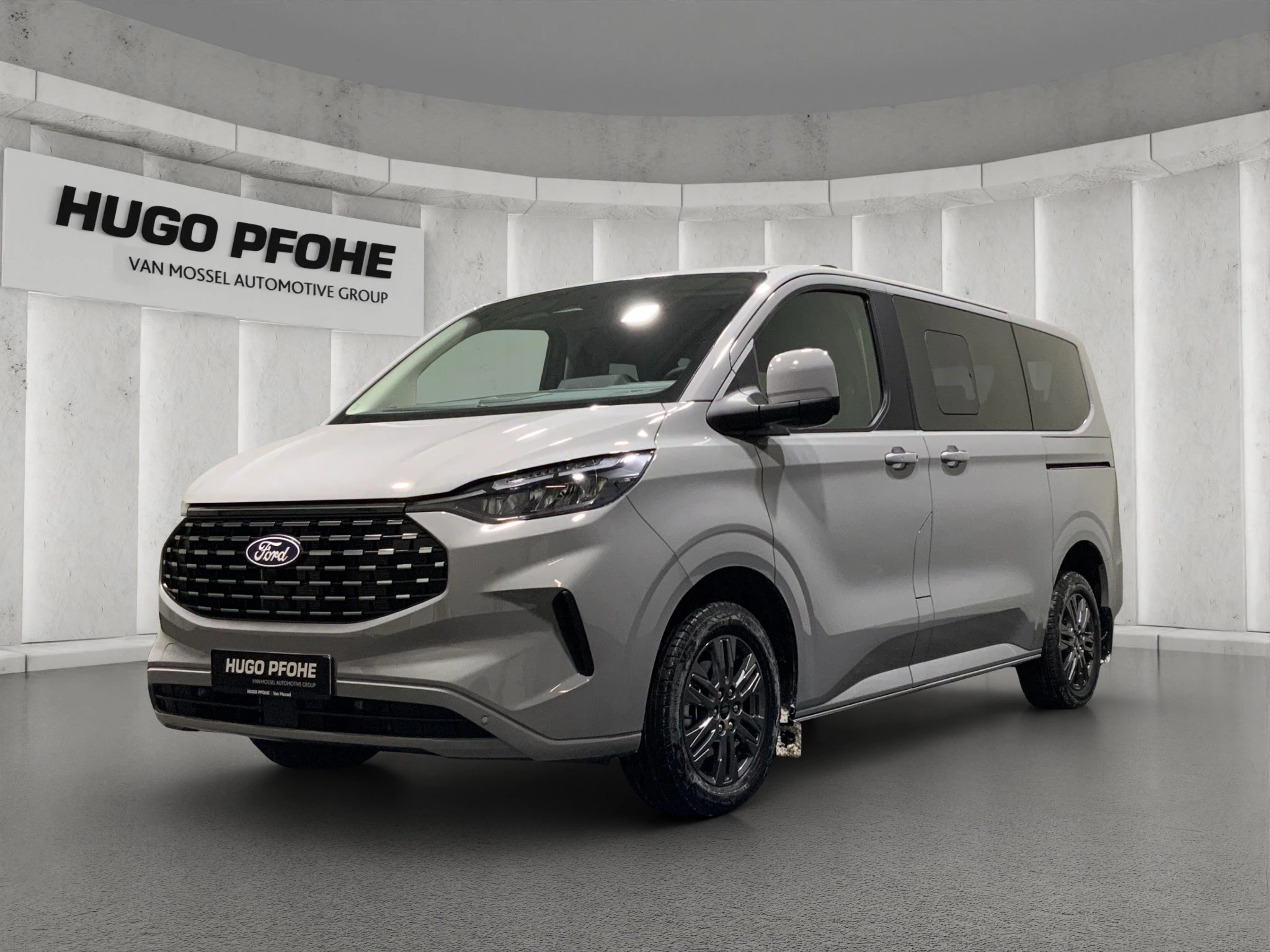 Ford-Tourneo Custom-image-0