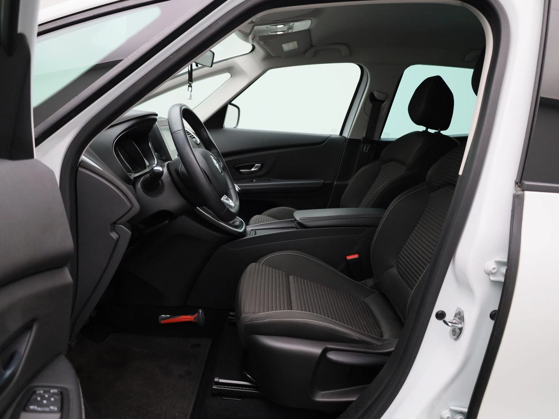 Renault-Grand Scénic-image-9