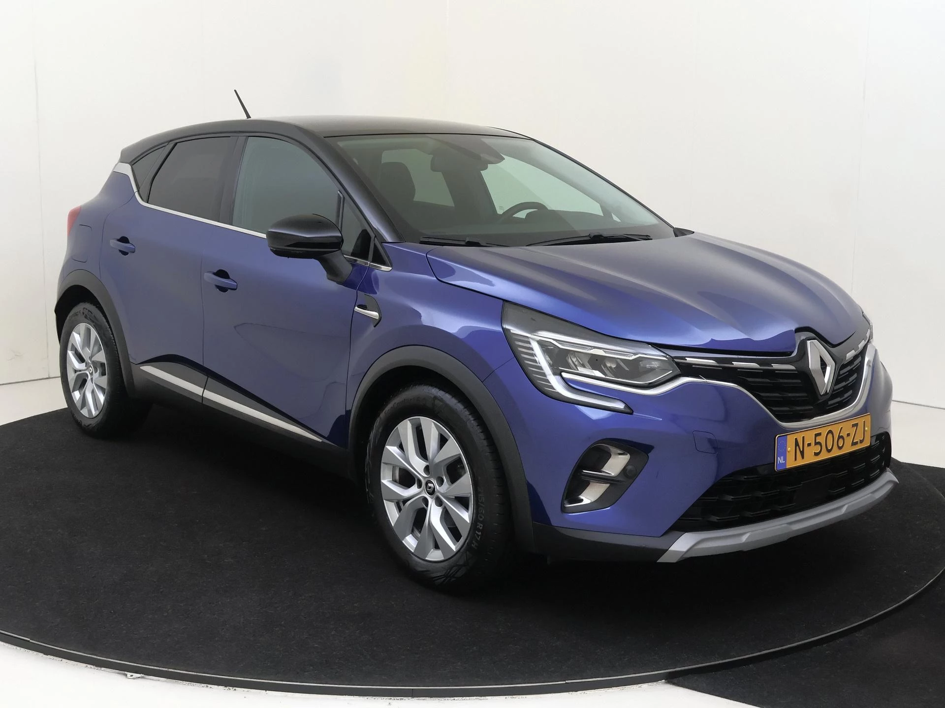 Renault-Captur-image-1