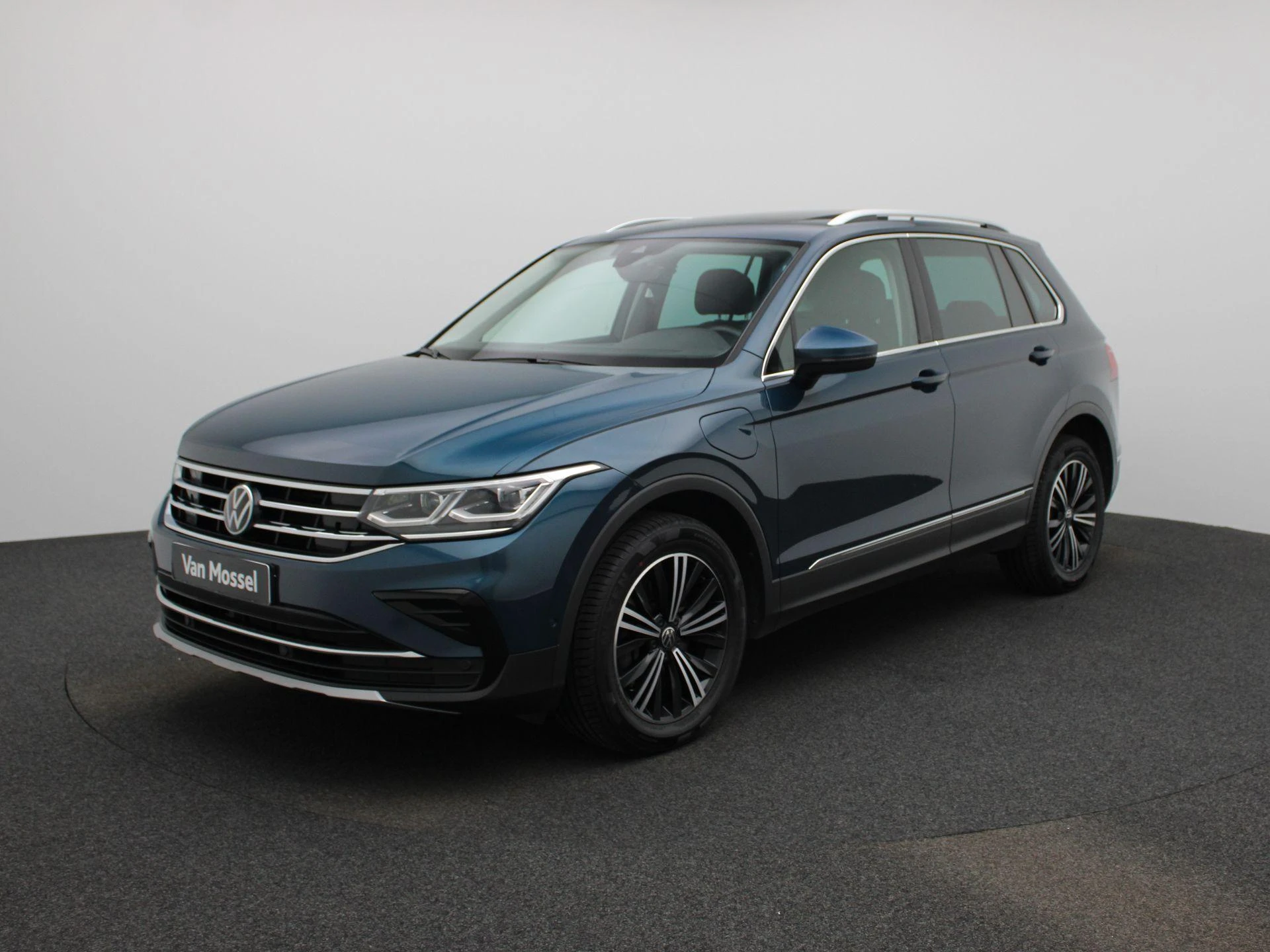Volkswagen-Tiguan-image-0