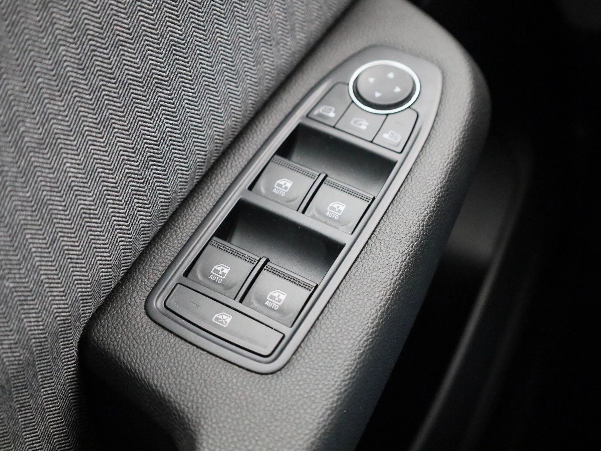 Renault-Clio-image-28