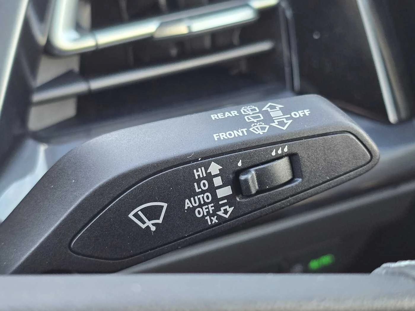 Audi-Q4 e-tron-image-34