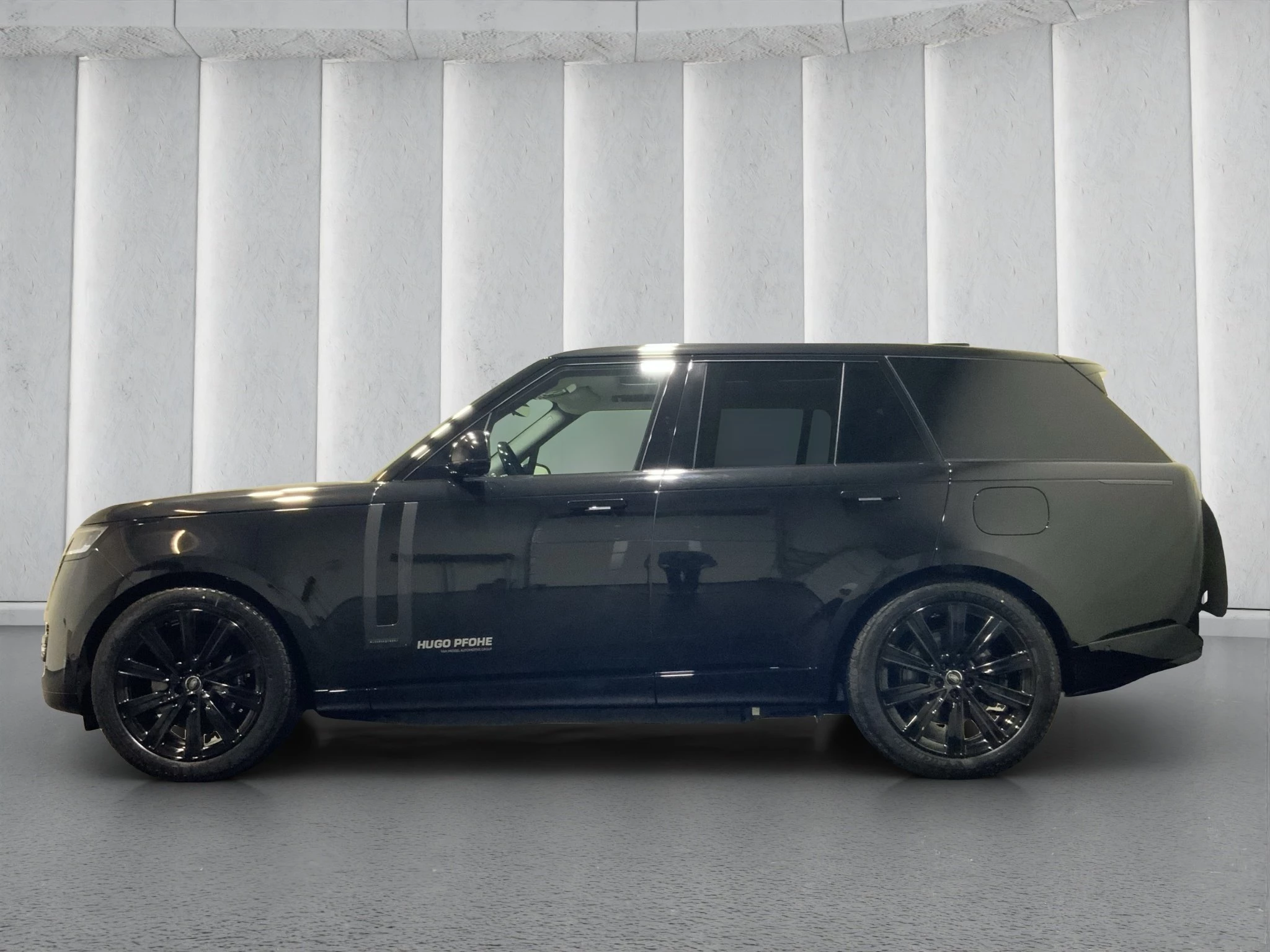 Land Rover-Range Rover-image-4