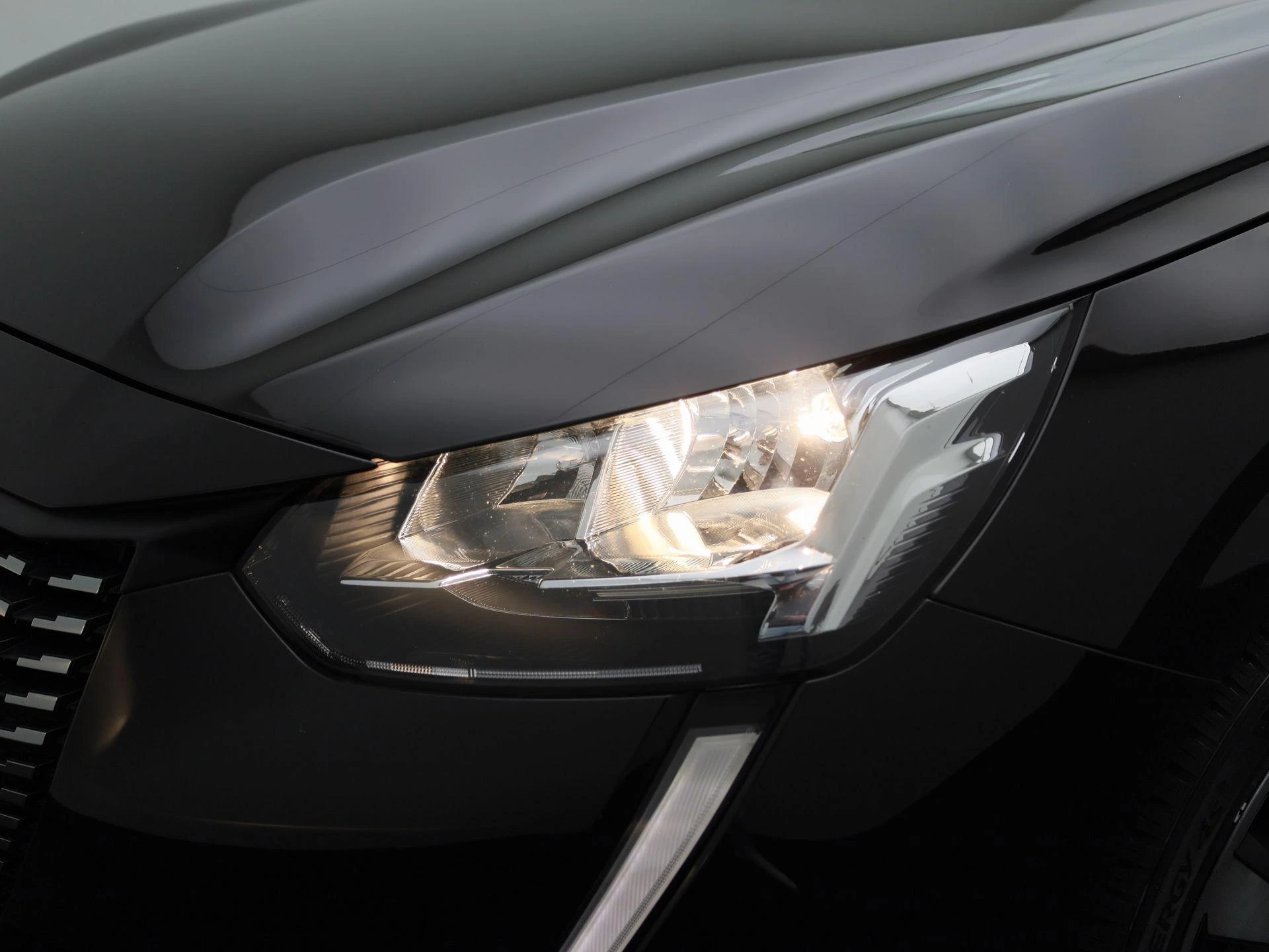 Peugeot-208-image-13
