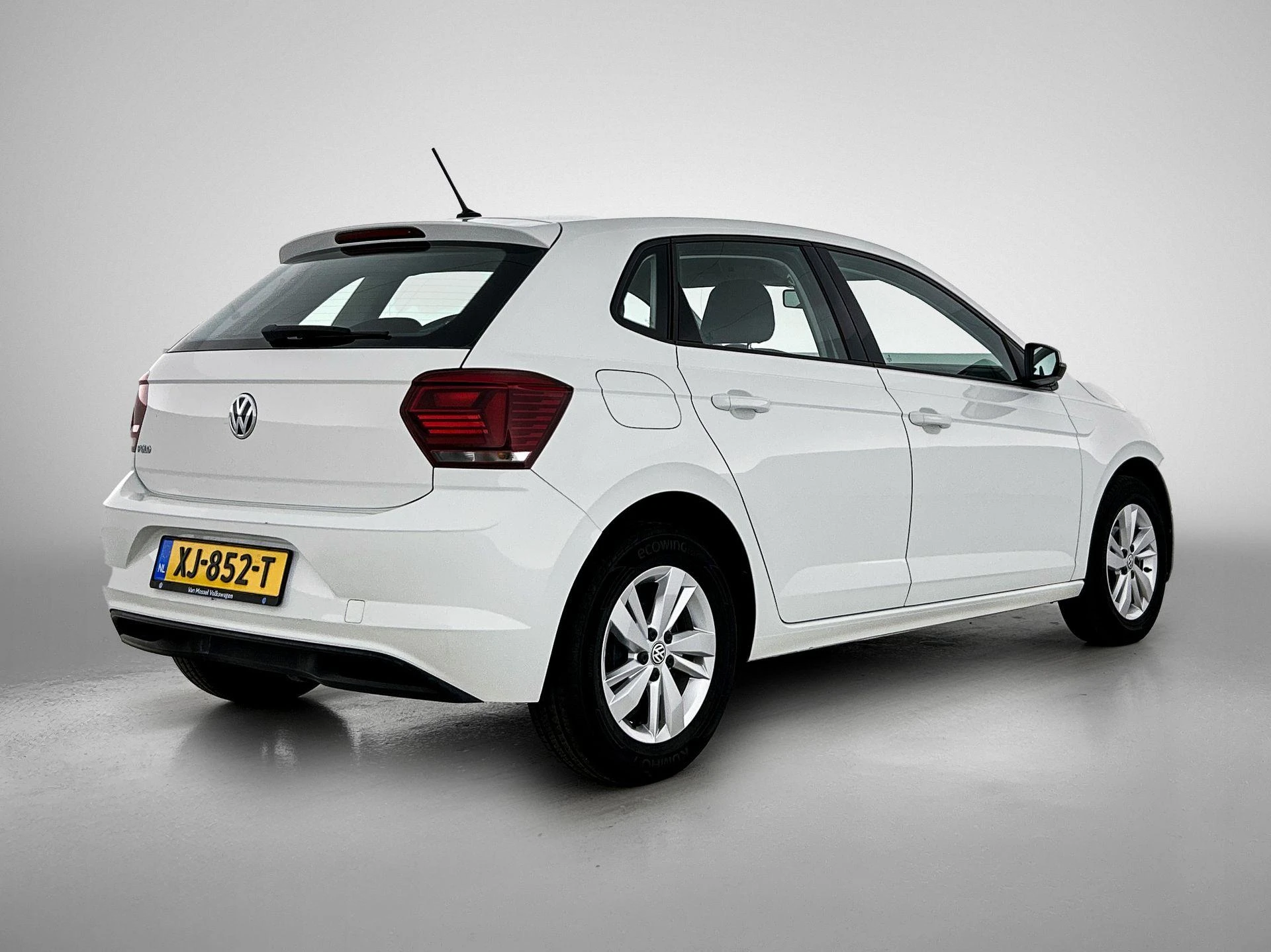 Volkswagen-Polo-image-3
